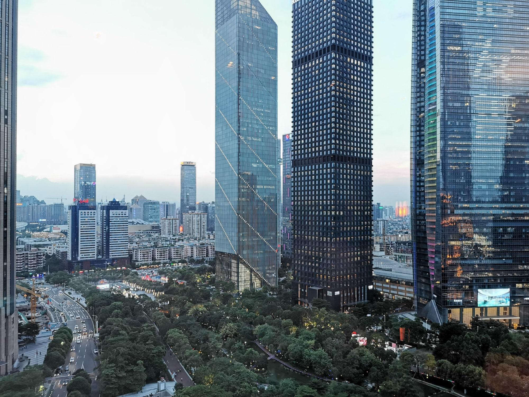 Hotel Grand Hyatt - Free Shuttle Between And Exhibition Center During Fair 5*