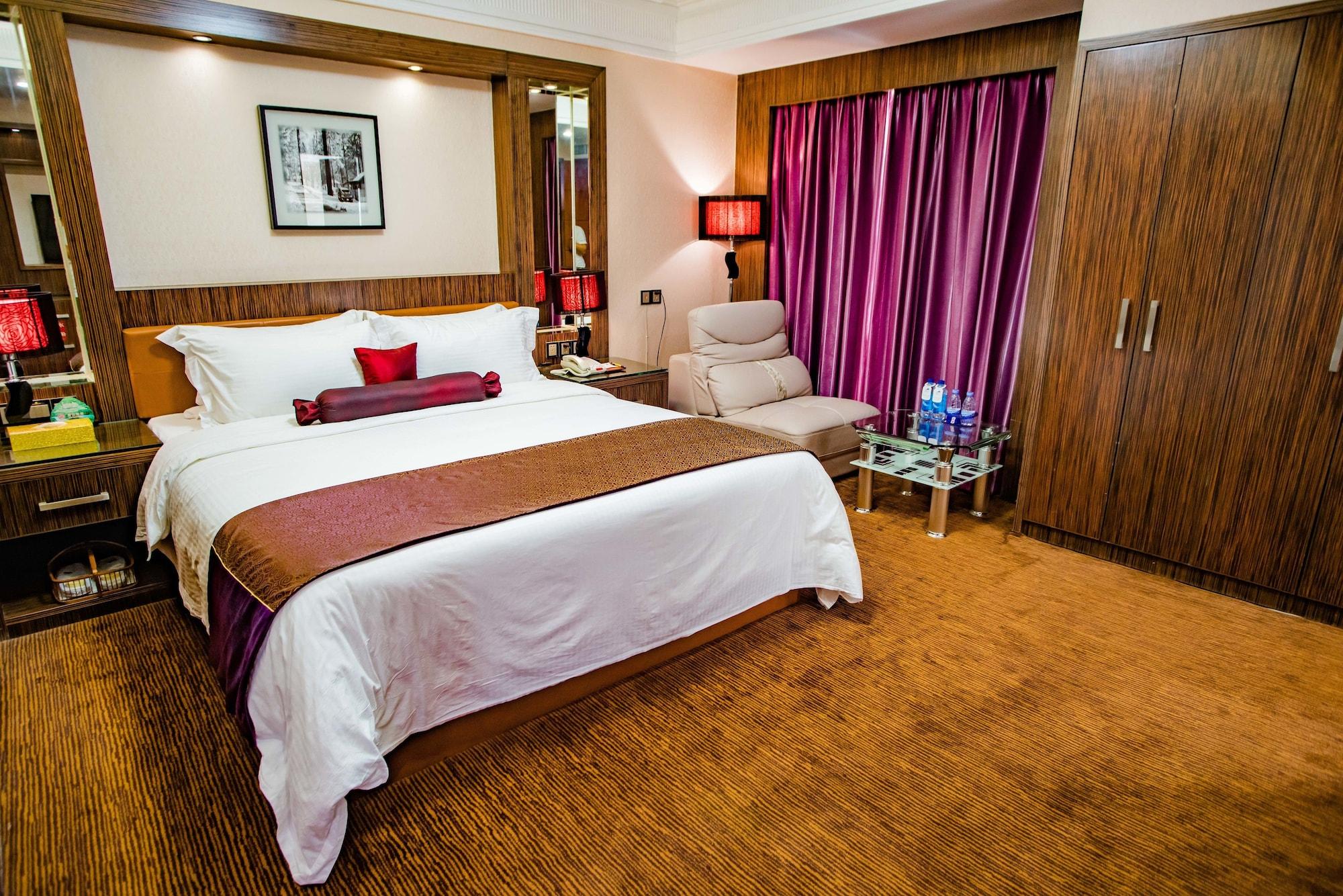Nanyang King's Gate Hotel--free Shuttle Service To Fair 4*