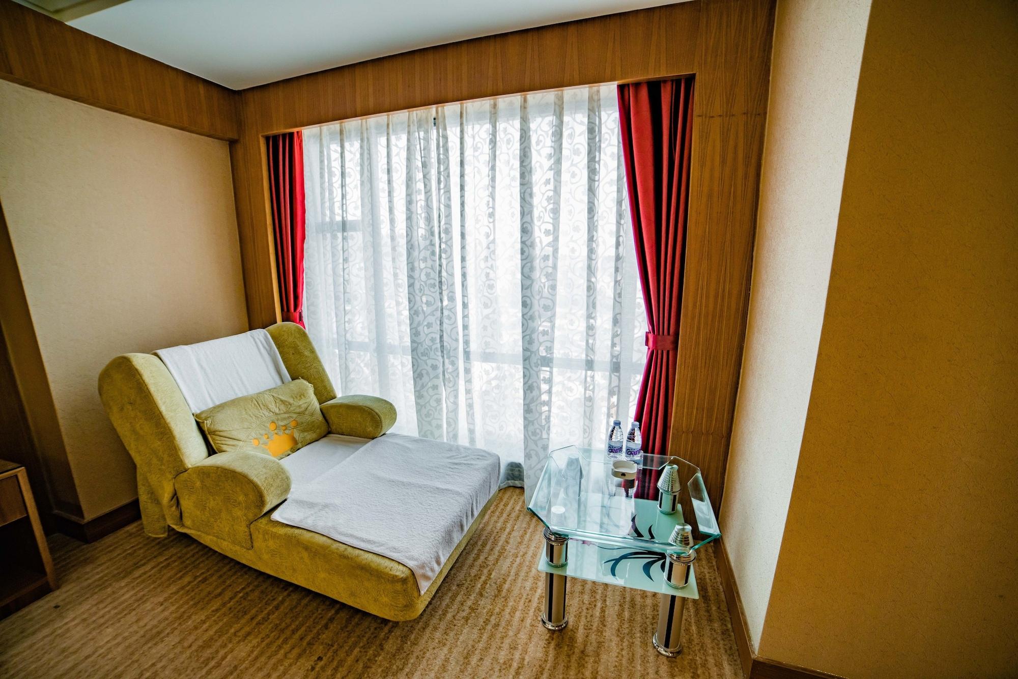 Nanyang King's Gate Hotel--free Shuttle Service To Fair 4*