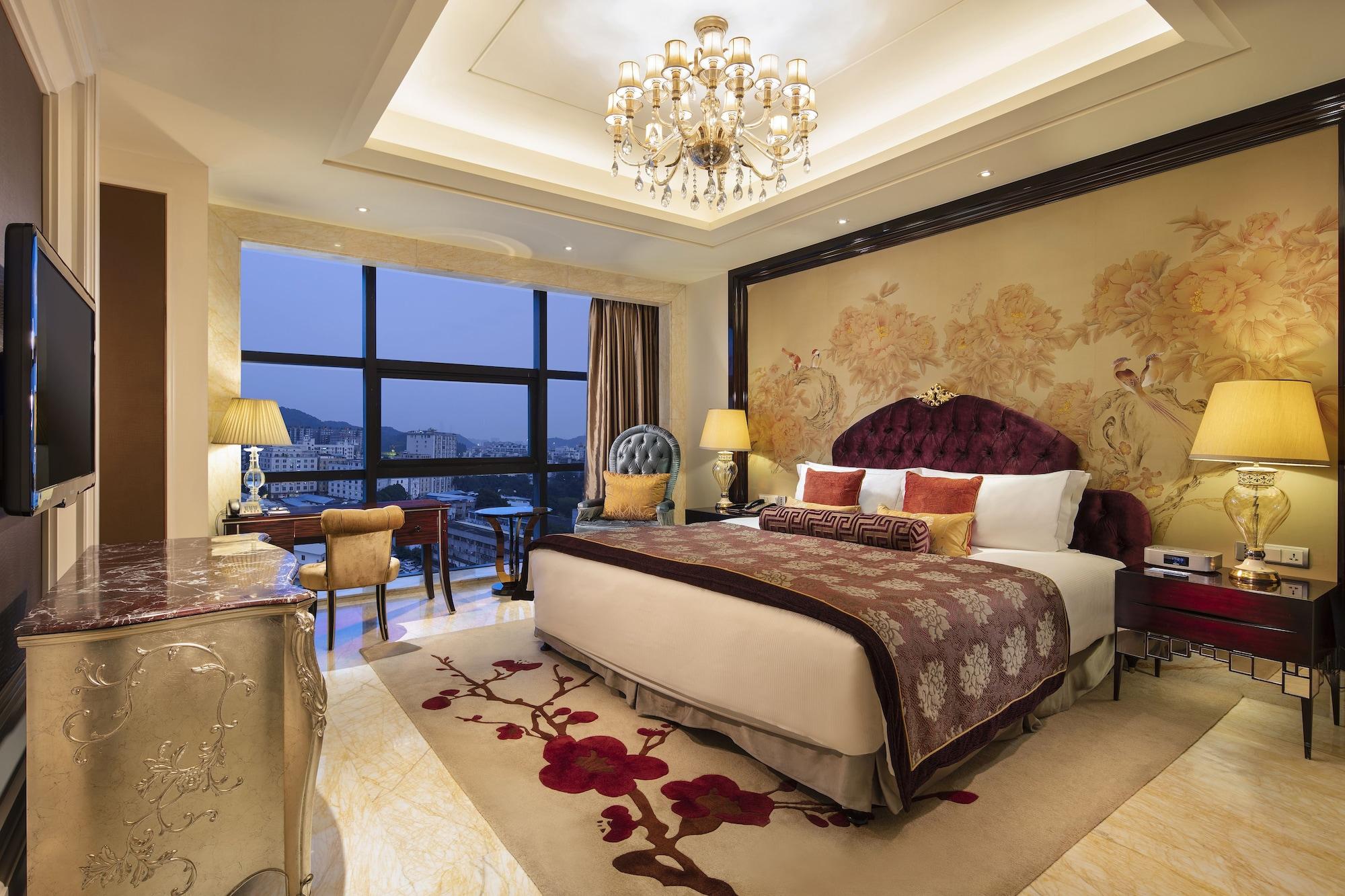 Hilton Baiyun - Free Shuttle For Fair Period, Close To Luhu Golf Club & Leather Market Hotel 5*