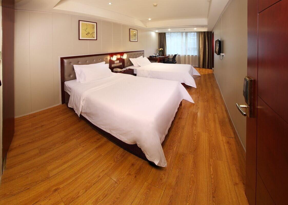 Shi Liu Hotel 3*