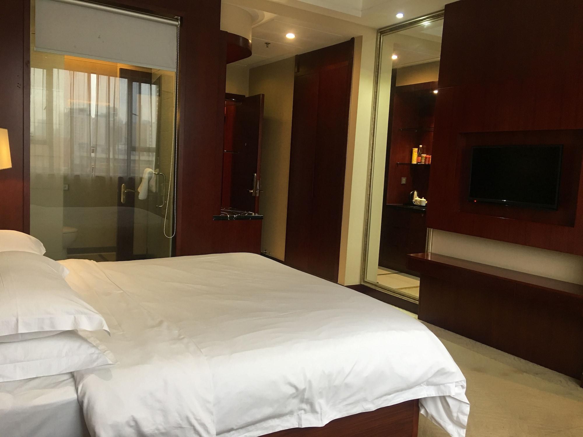 Shi Liu Hotel 3*