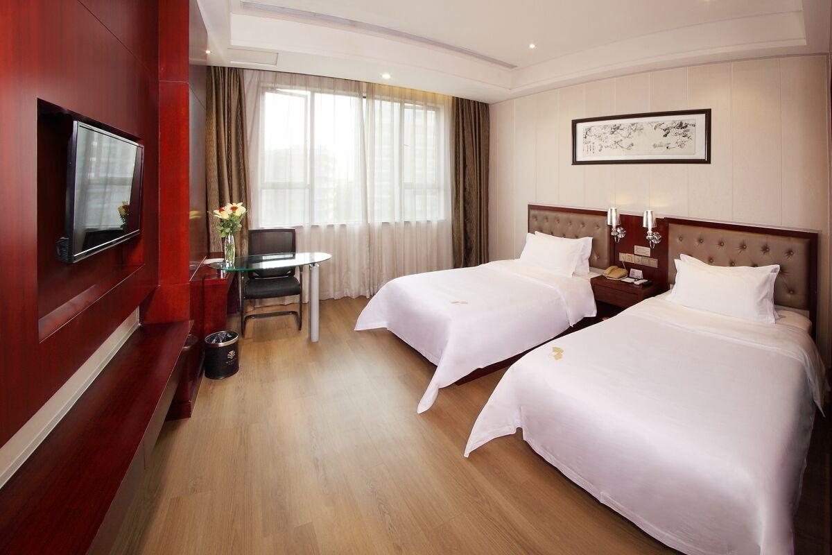 Shi Liu Hotel 3*
