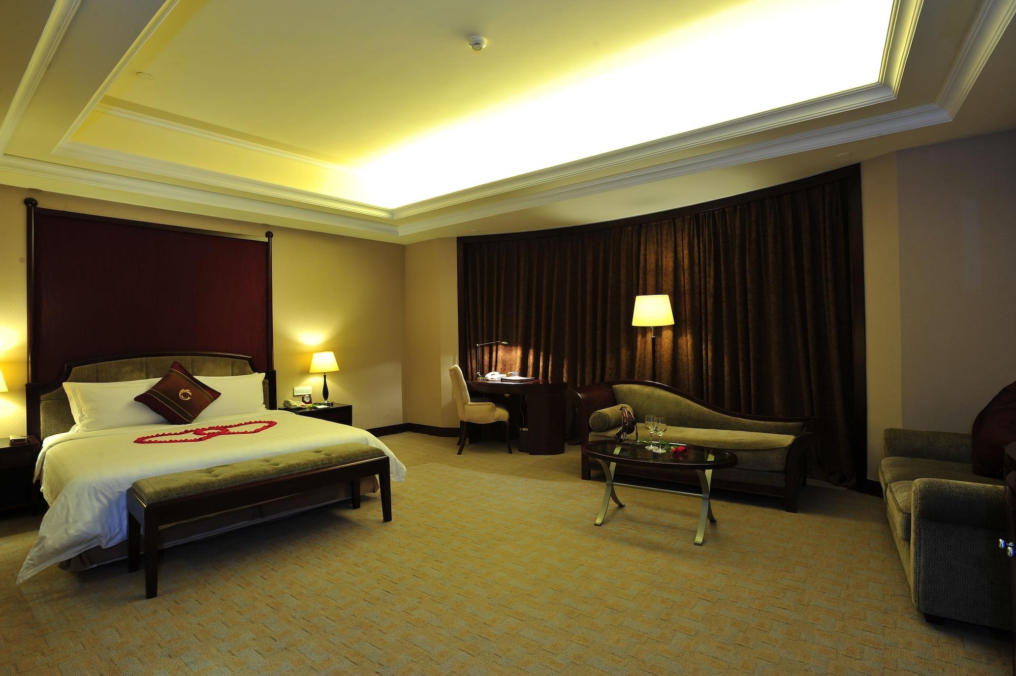 The Royal Marina Plaza Hotel