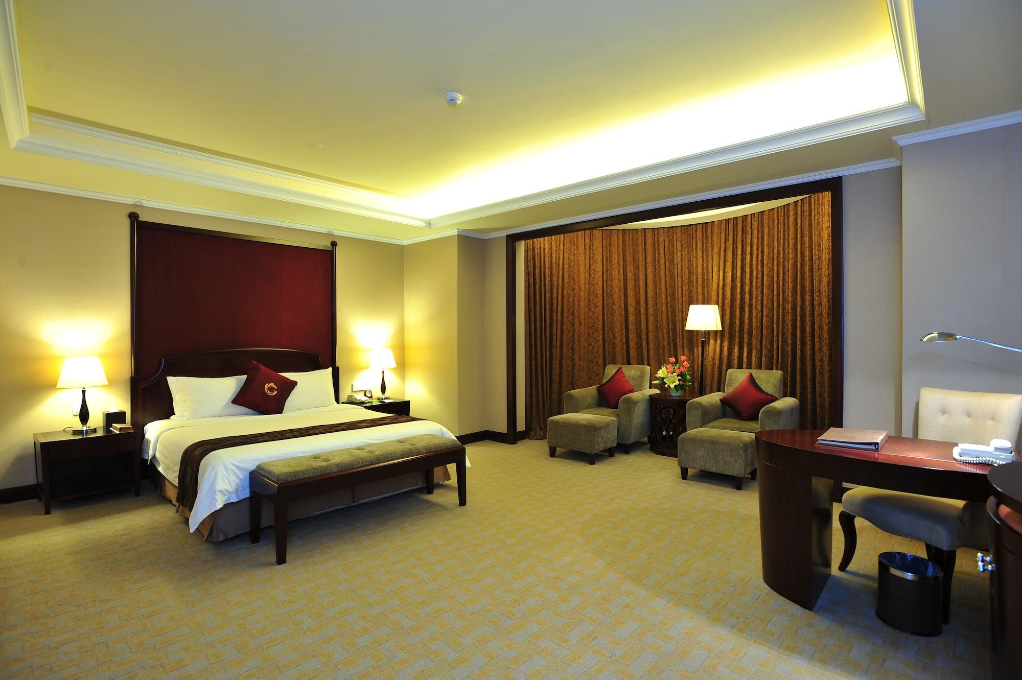 The Royal Marina Plaza 5*