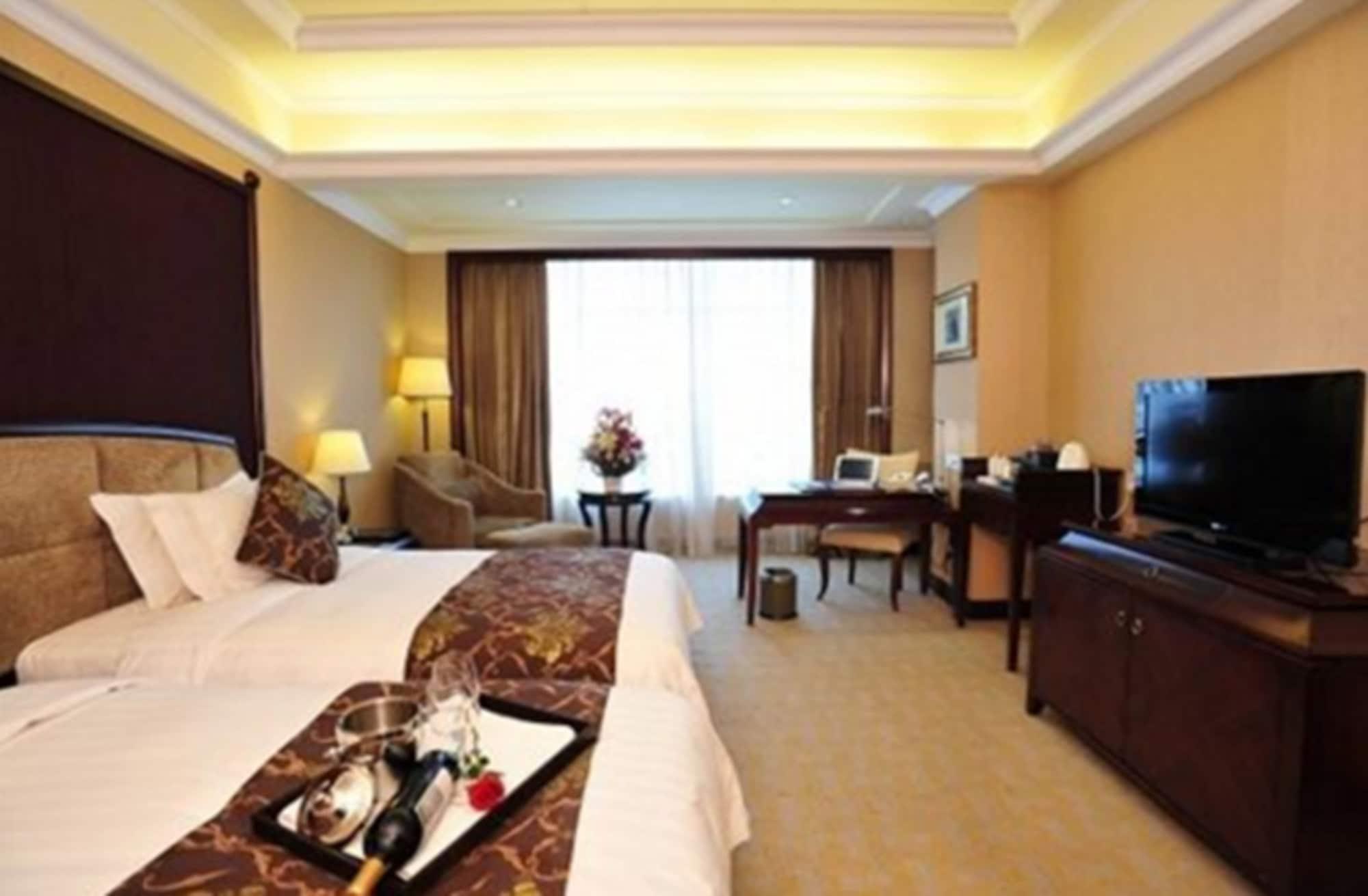 The Royal Marina Plaza 5*