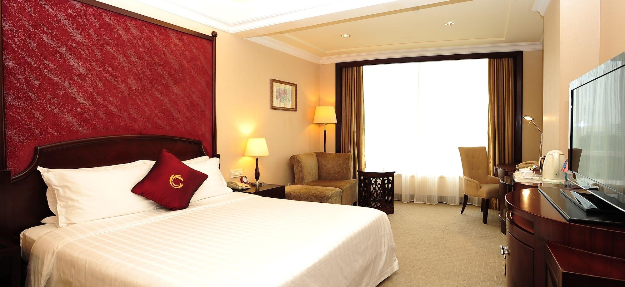 Hotel The Royal Marina Plaza