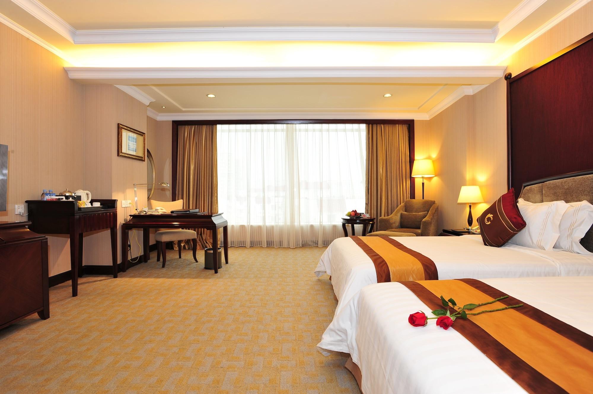 Hotel The Royal Marina Plaza