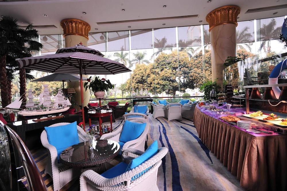 The Royal Marina Plaza