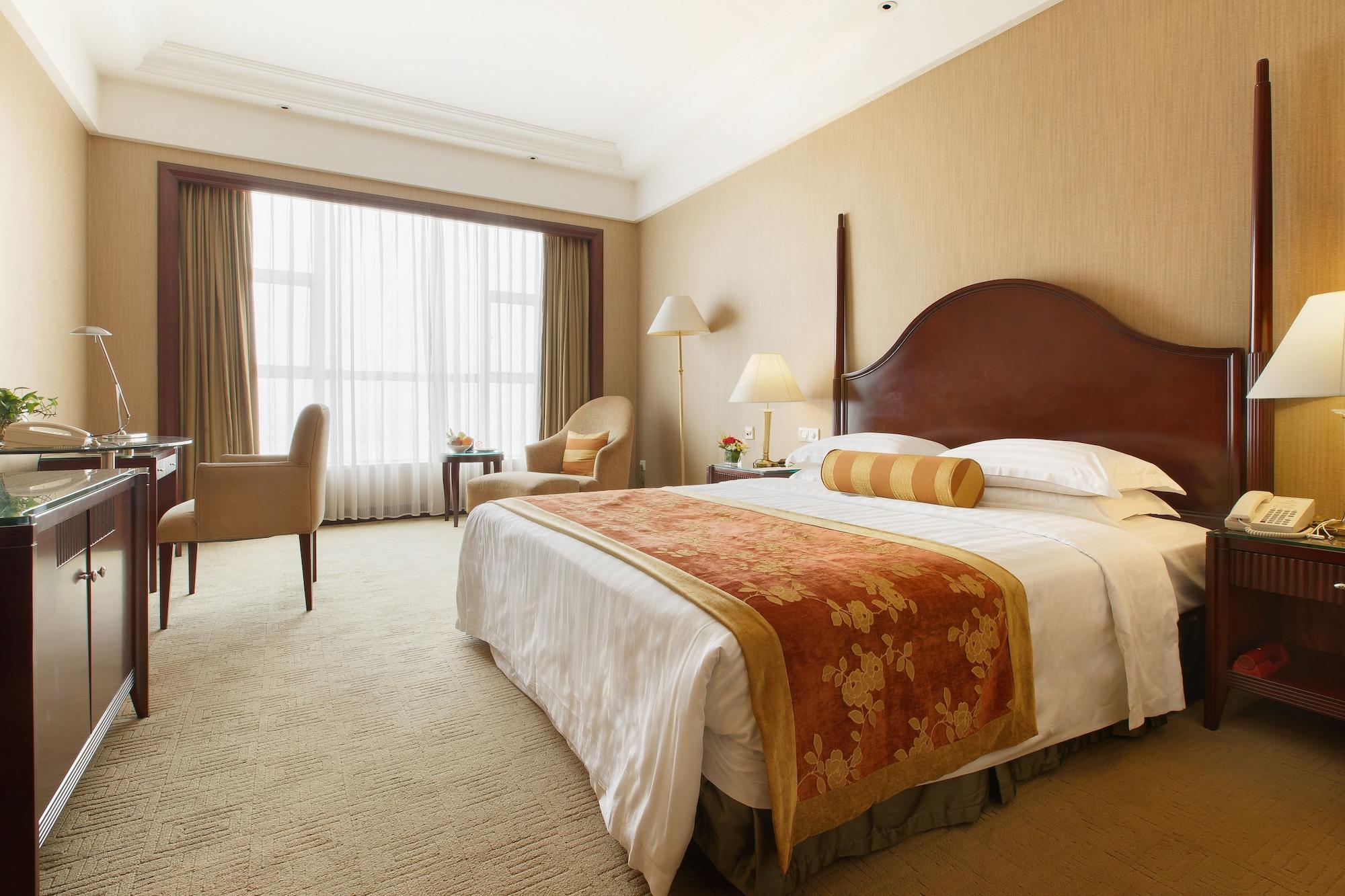 Grand Royal Hotel