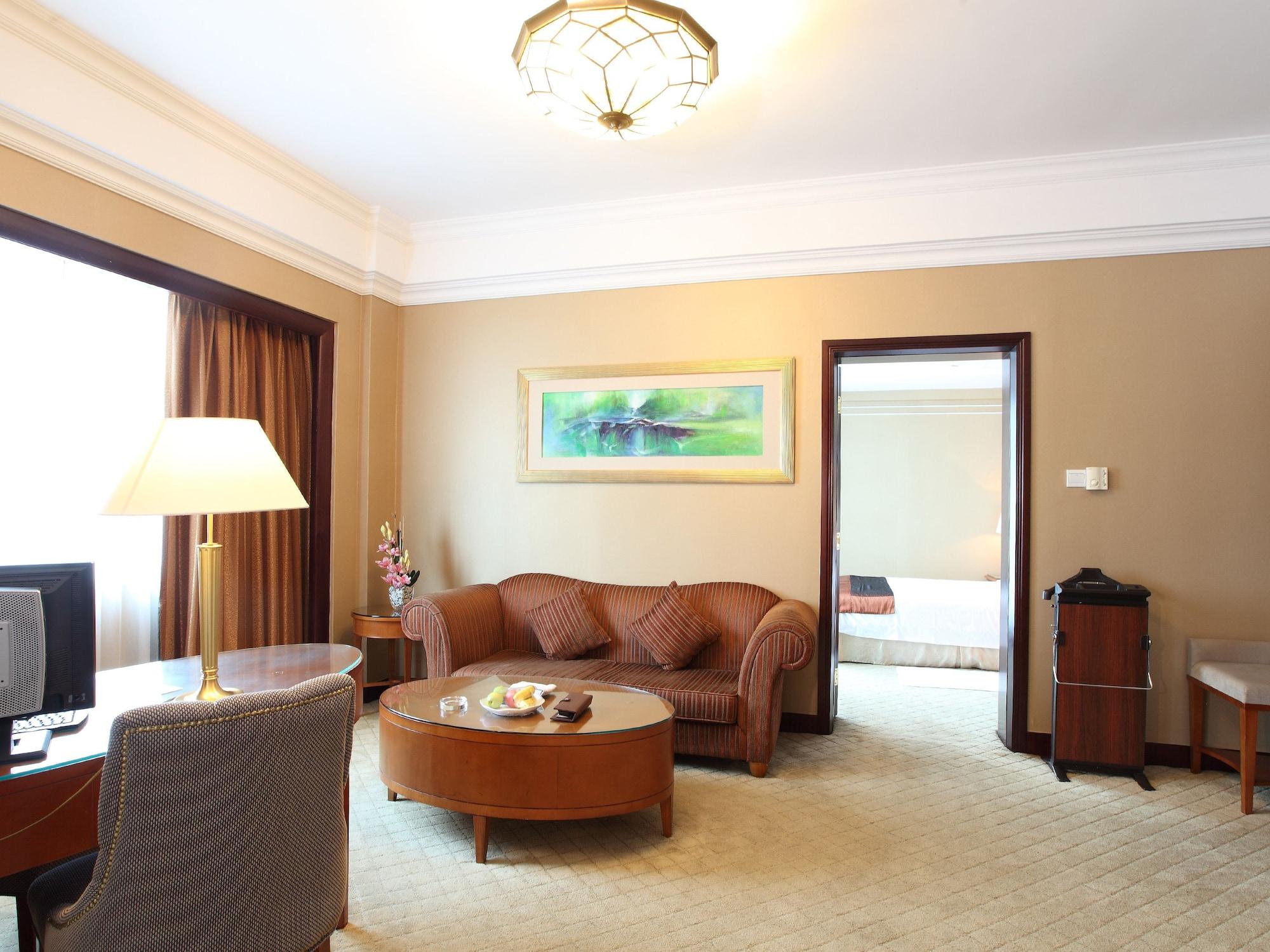 Grand International Hotel