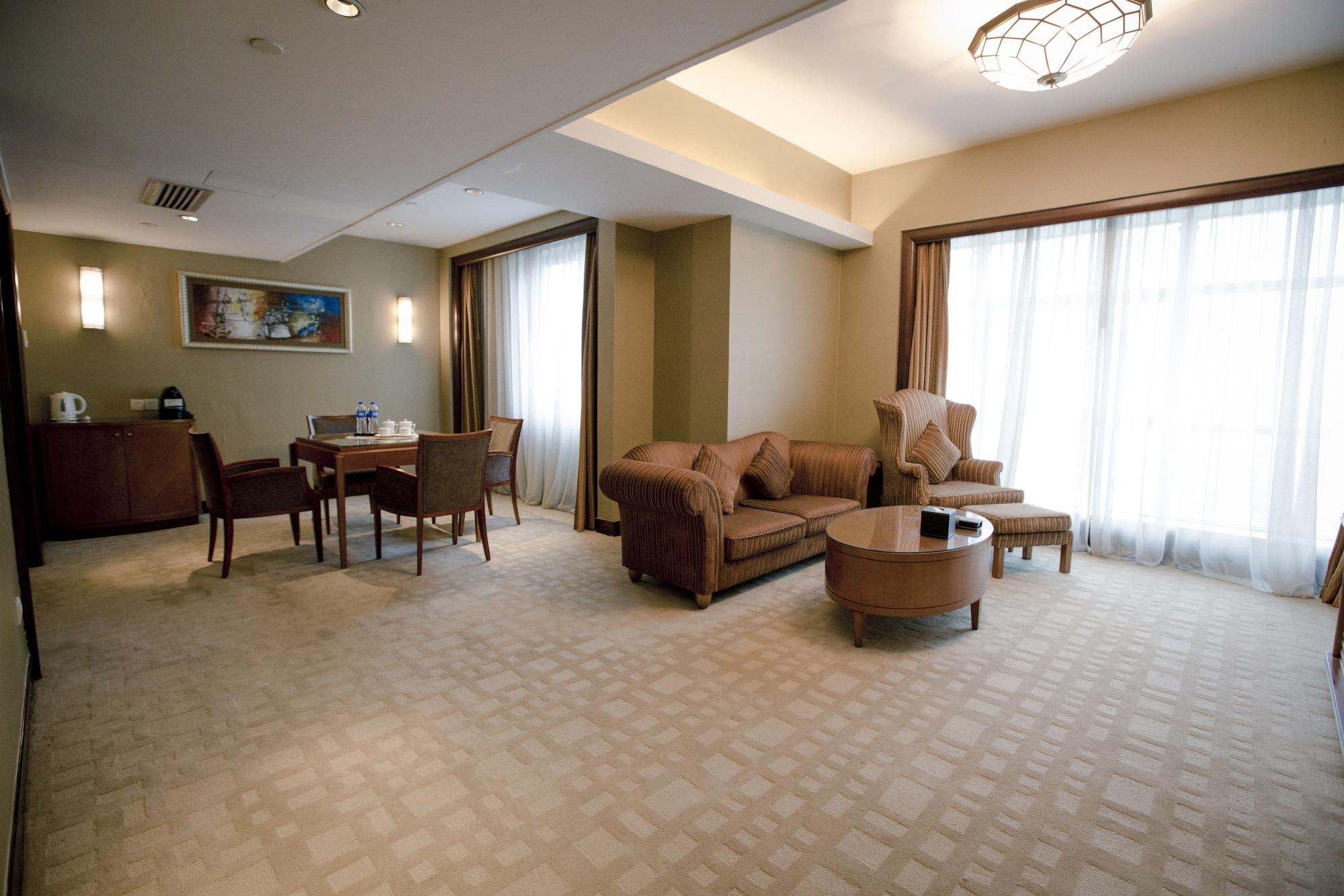 Grand International 5*