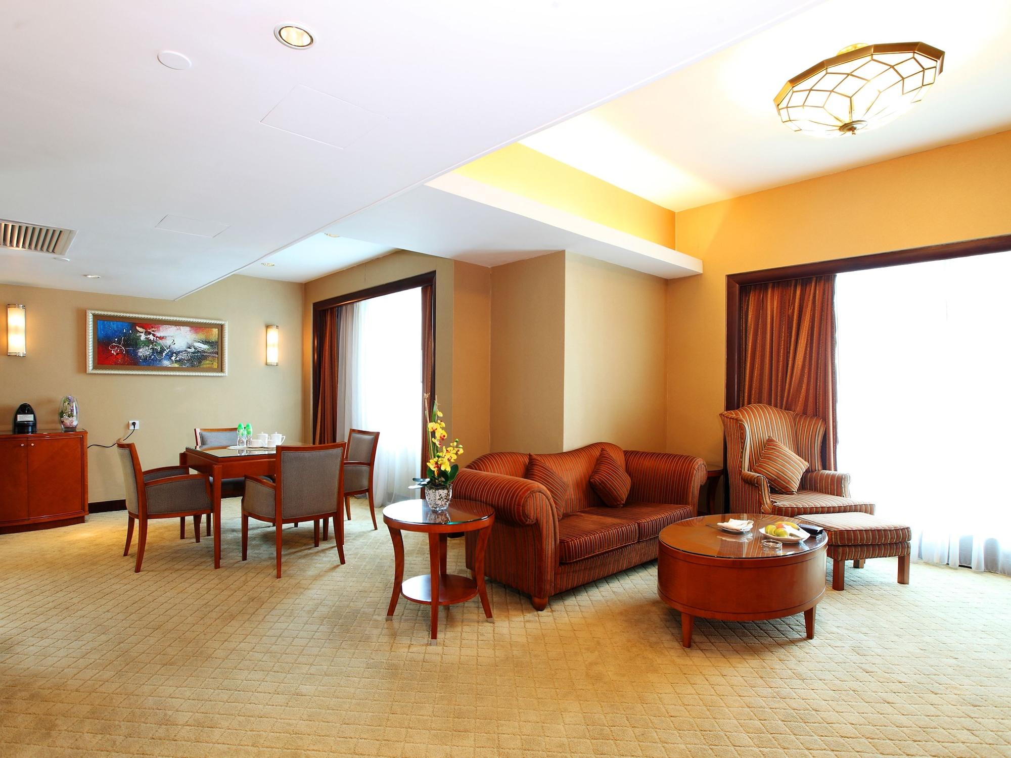 Grand International Hotel 5*