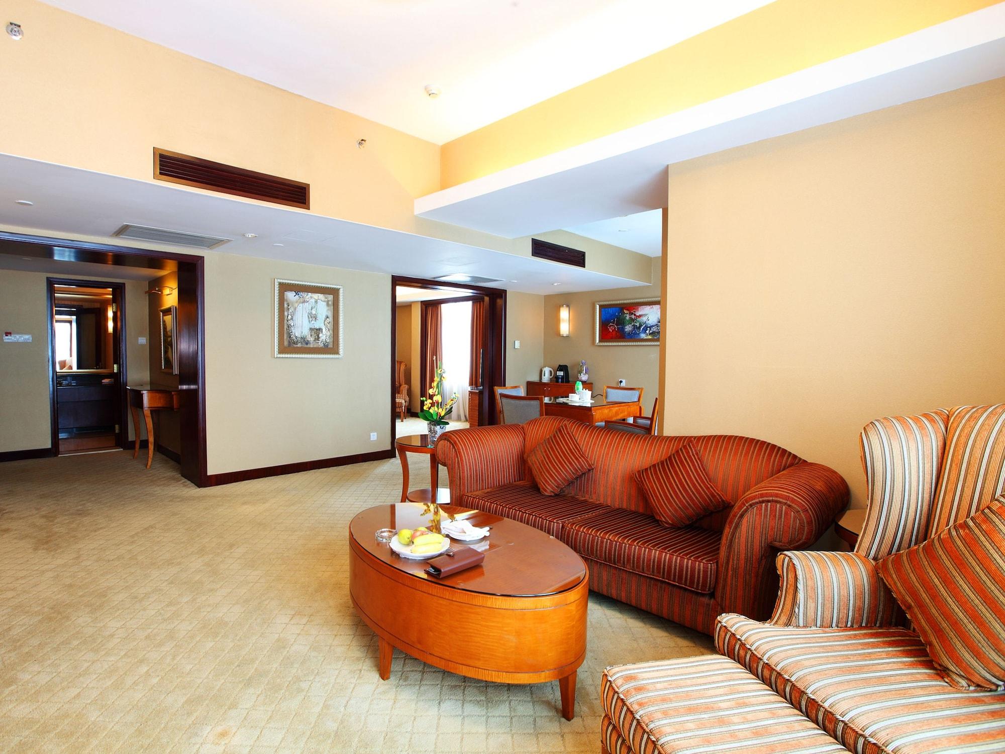 Grand International Hotel