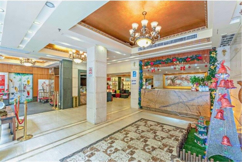 Royal Garden Hotel 3*