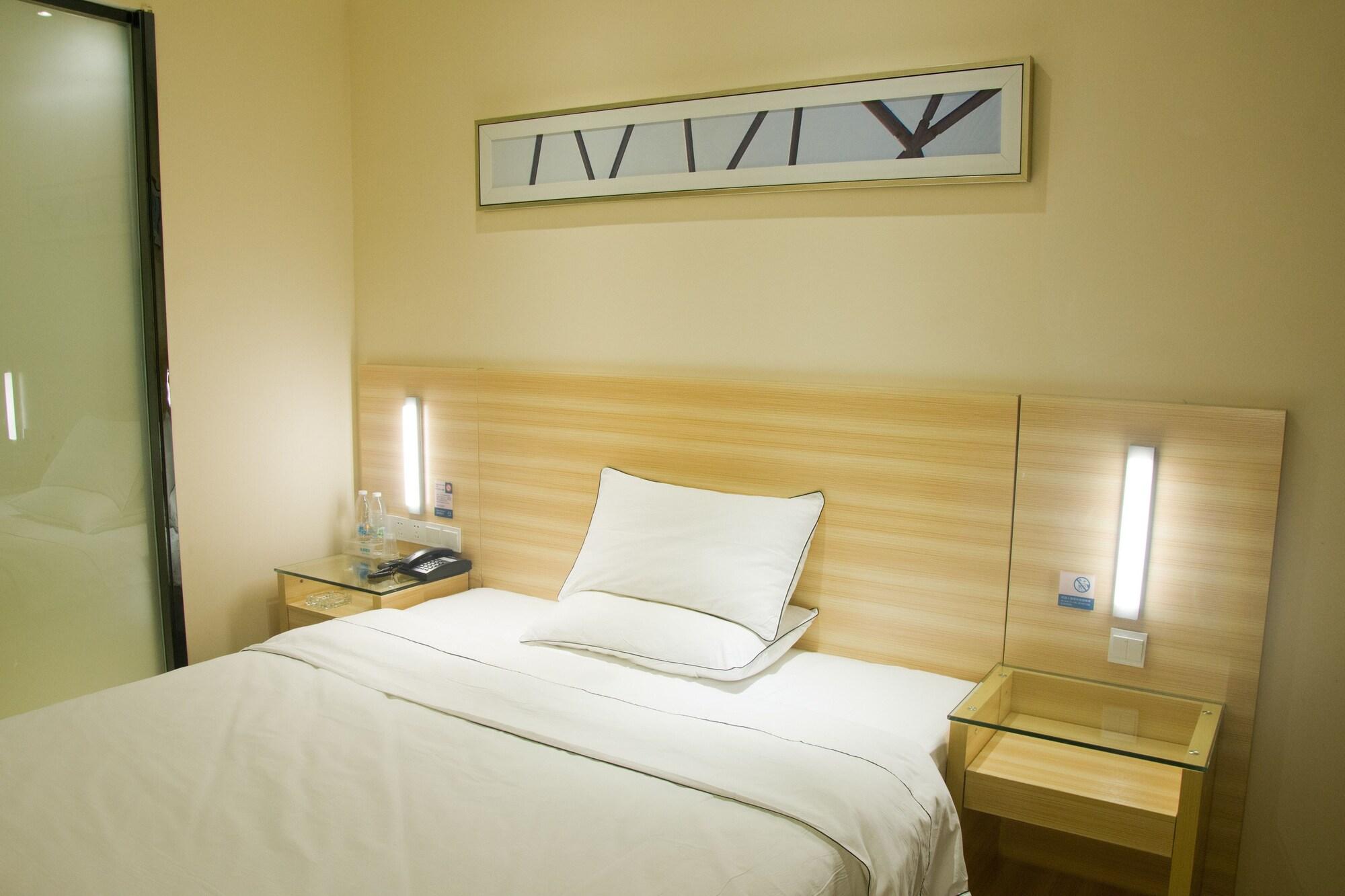 Convenient Inn（guangzhou Shangxiajiu Pedestrian Street Branch ） 2*