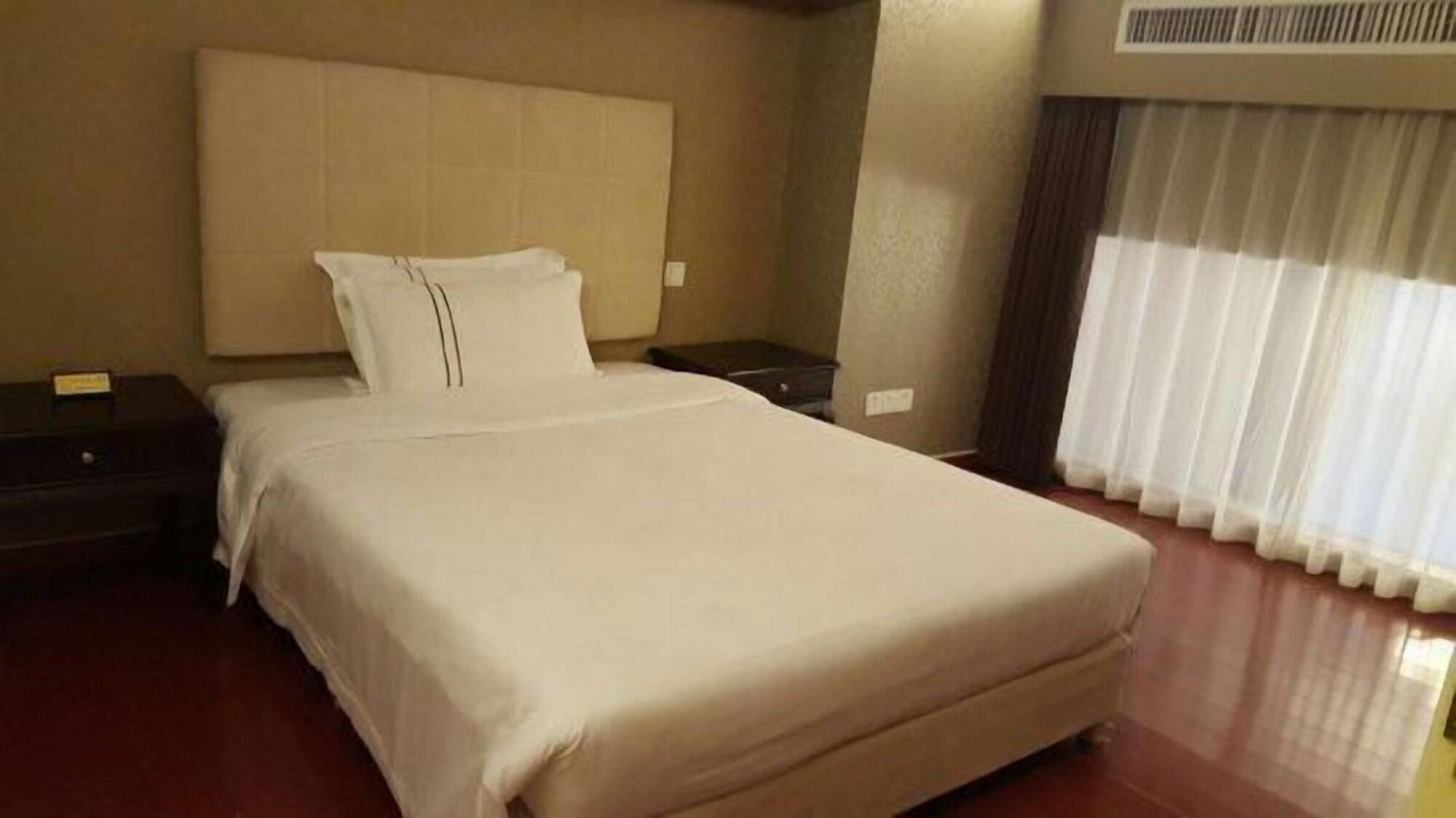 Waifiden Grand View Golden Palace - Free Shuttle Bus During The Fair Aparthotel