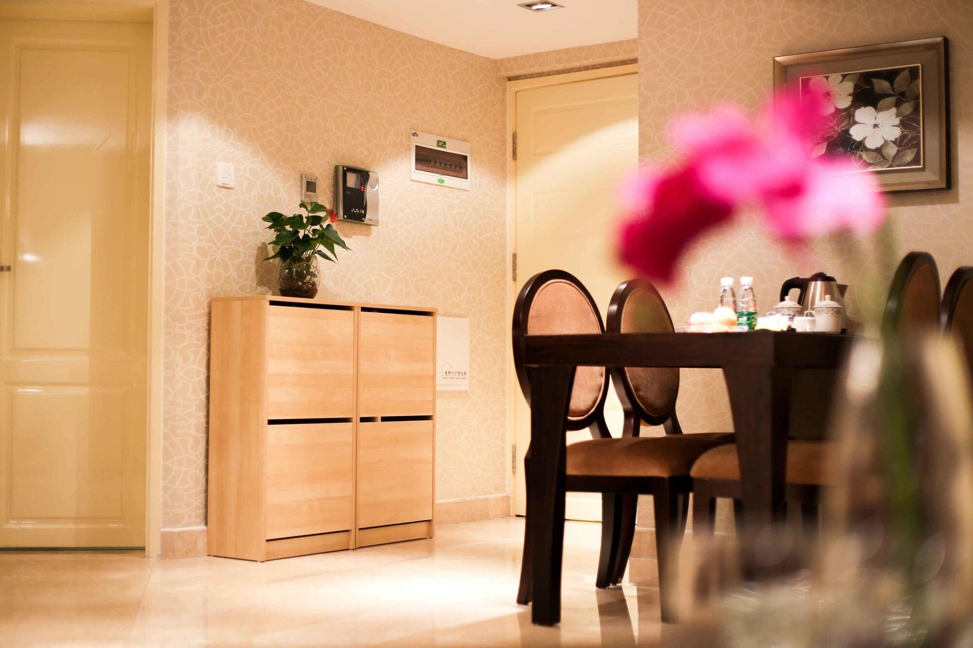 Waifiden Grand View Golden Palace - Free Shuttle Bus During The Fair Aparthotel 4*