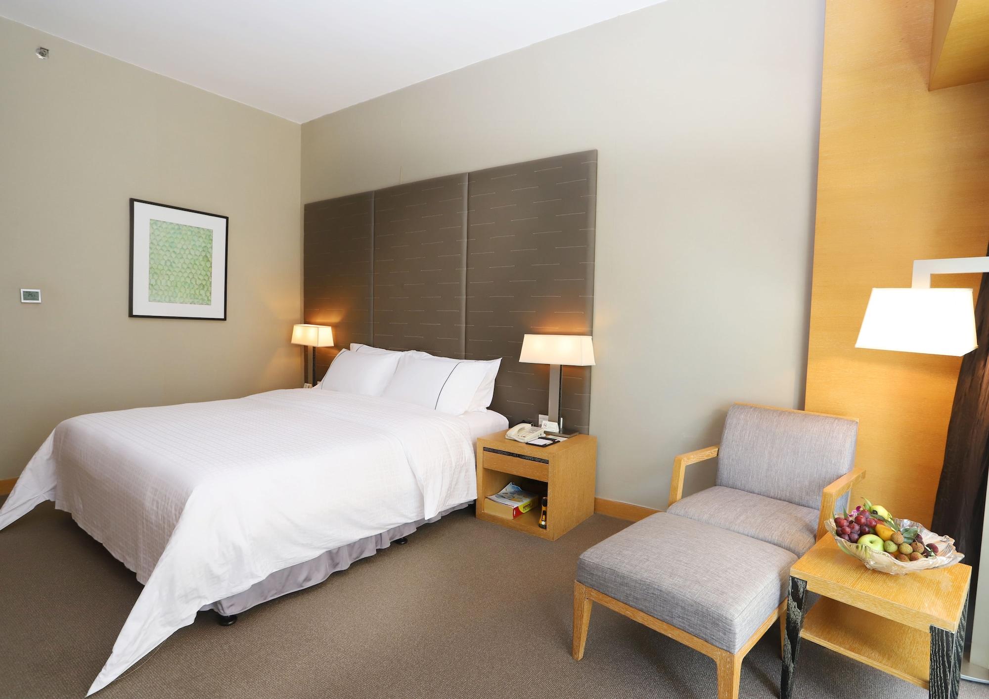 Jianguo Hotel 5*
