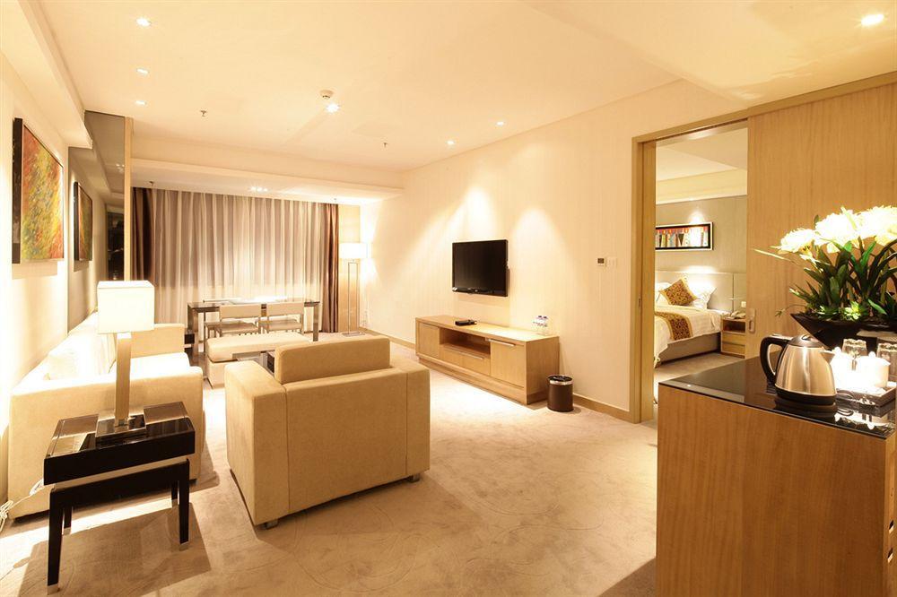 Pearl River International - Canmetro Line 11 Yijing Lu Station 4*