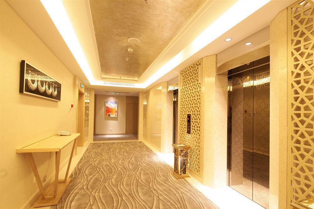 Pearl River International - Canmetro Line 11 Yijing Lu Station 4* Guangzhou
