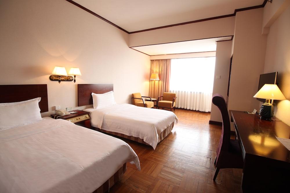 Guangzhou Hotel 3*