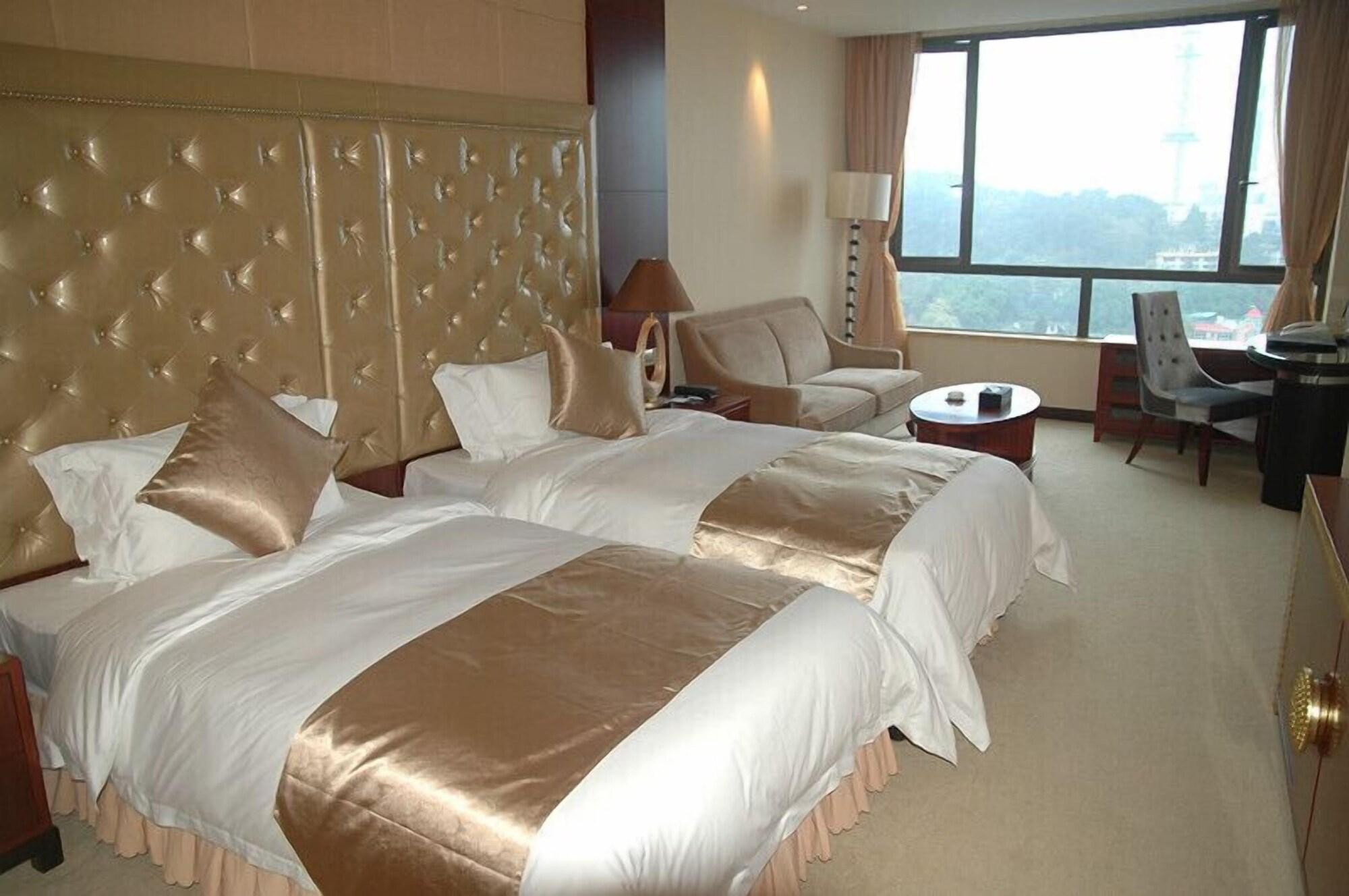 Hotel Yue Xiu 4*