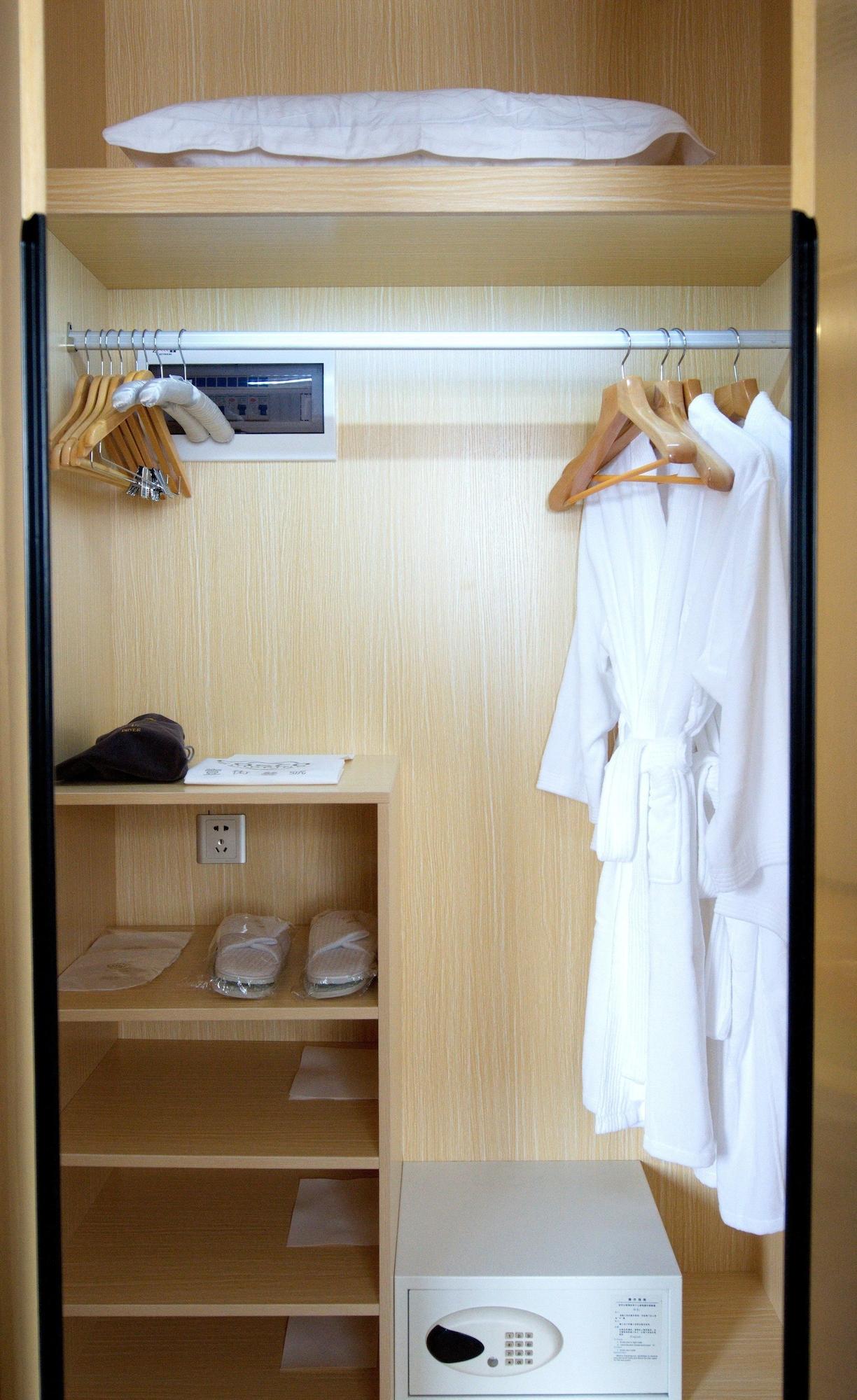Hotel Seaman