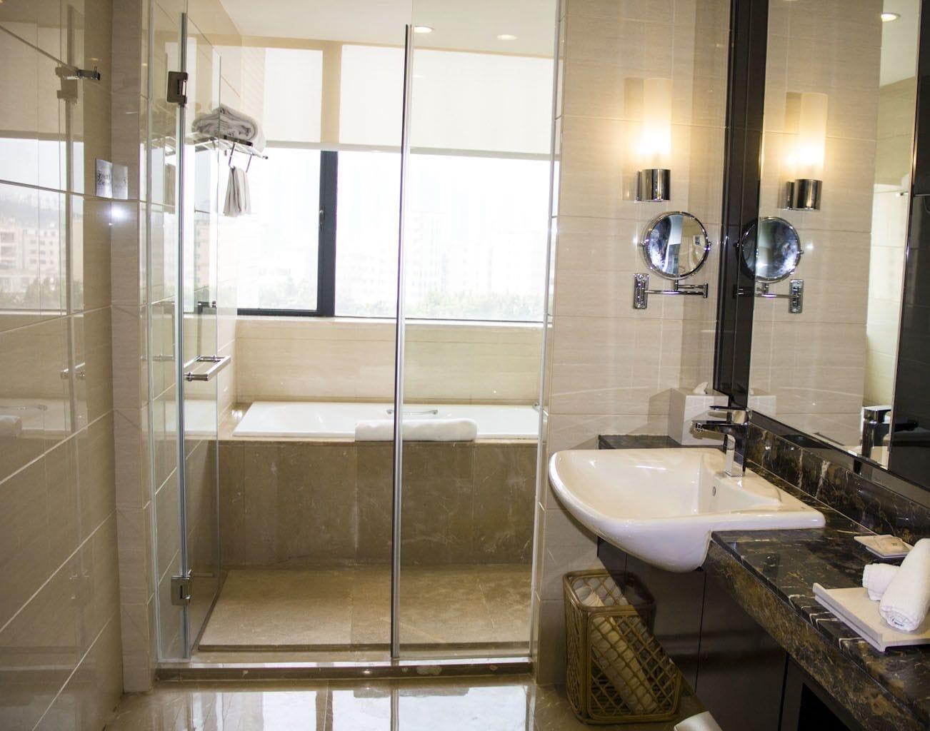 Hotel Haoyin Gloria Plaza 4*