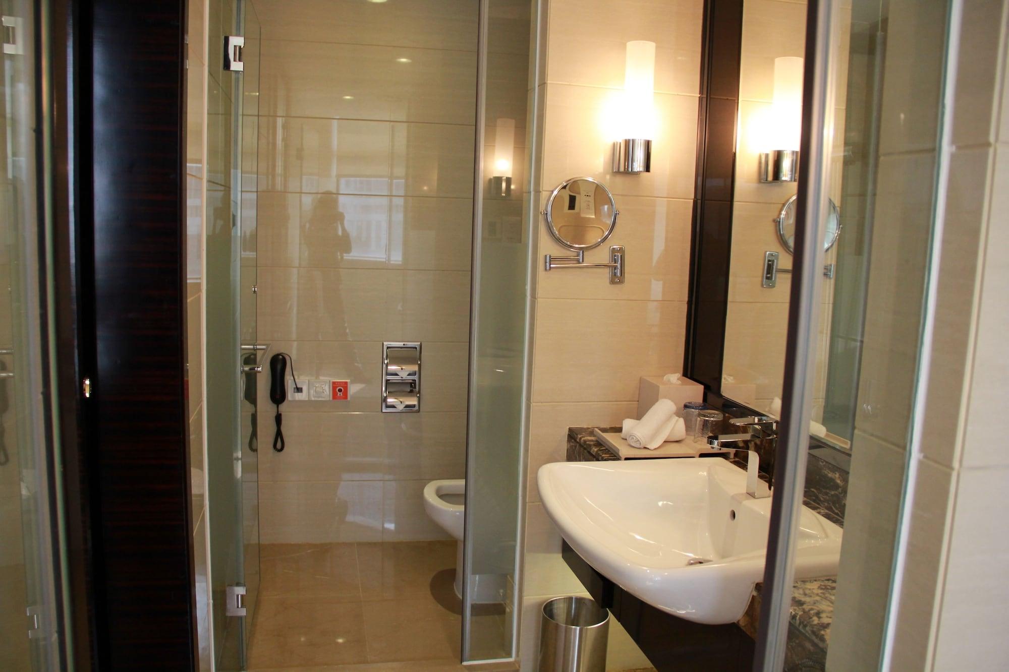 Hotel Haoyin Gloria Plaza 4*