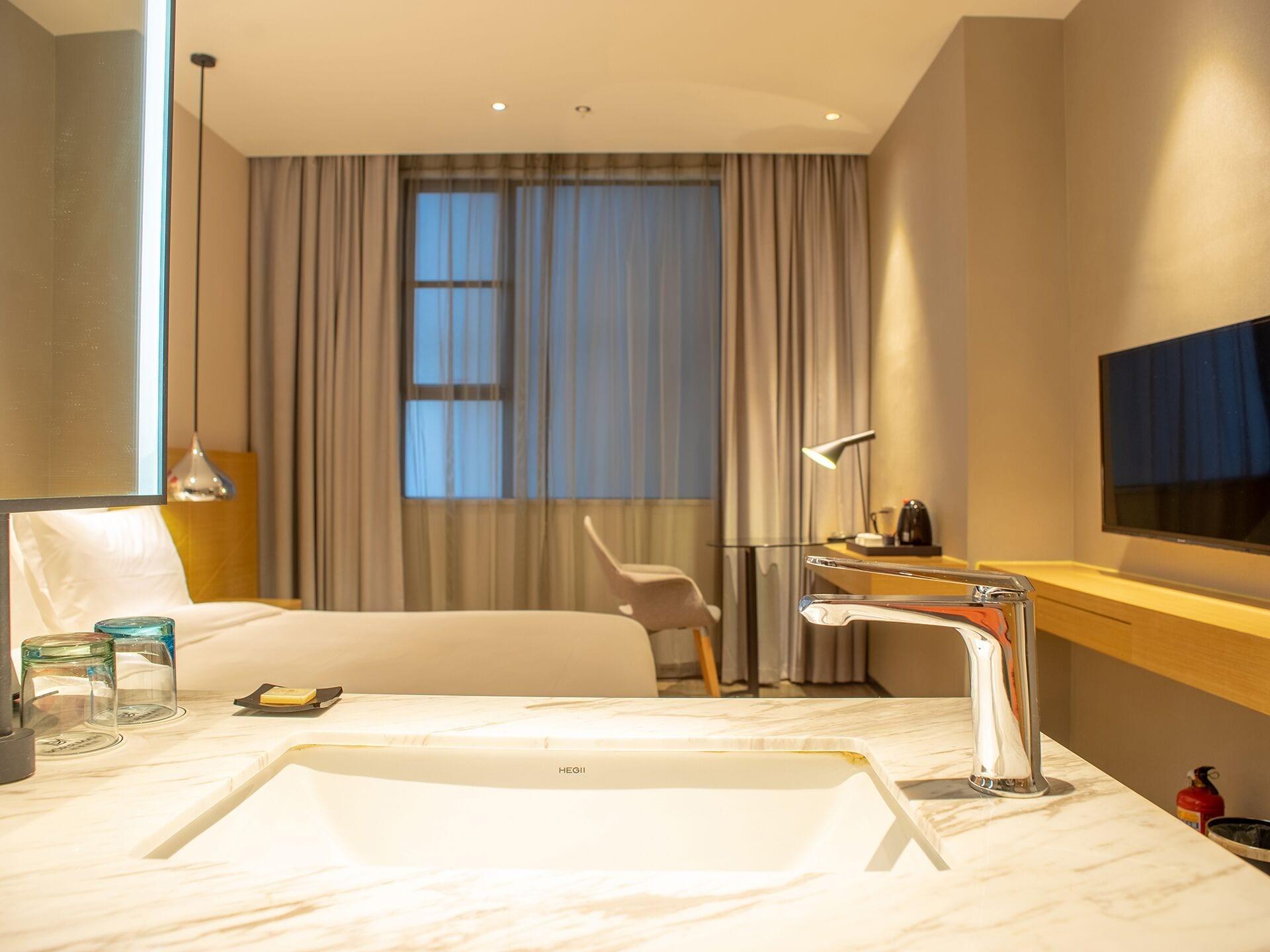 Borrman International Tower Chigang Metro Station Flagship Branch 4*