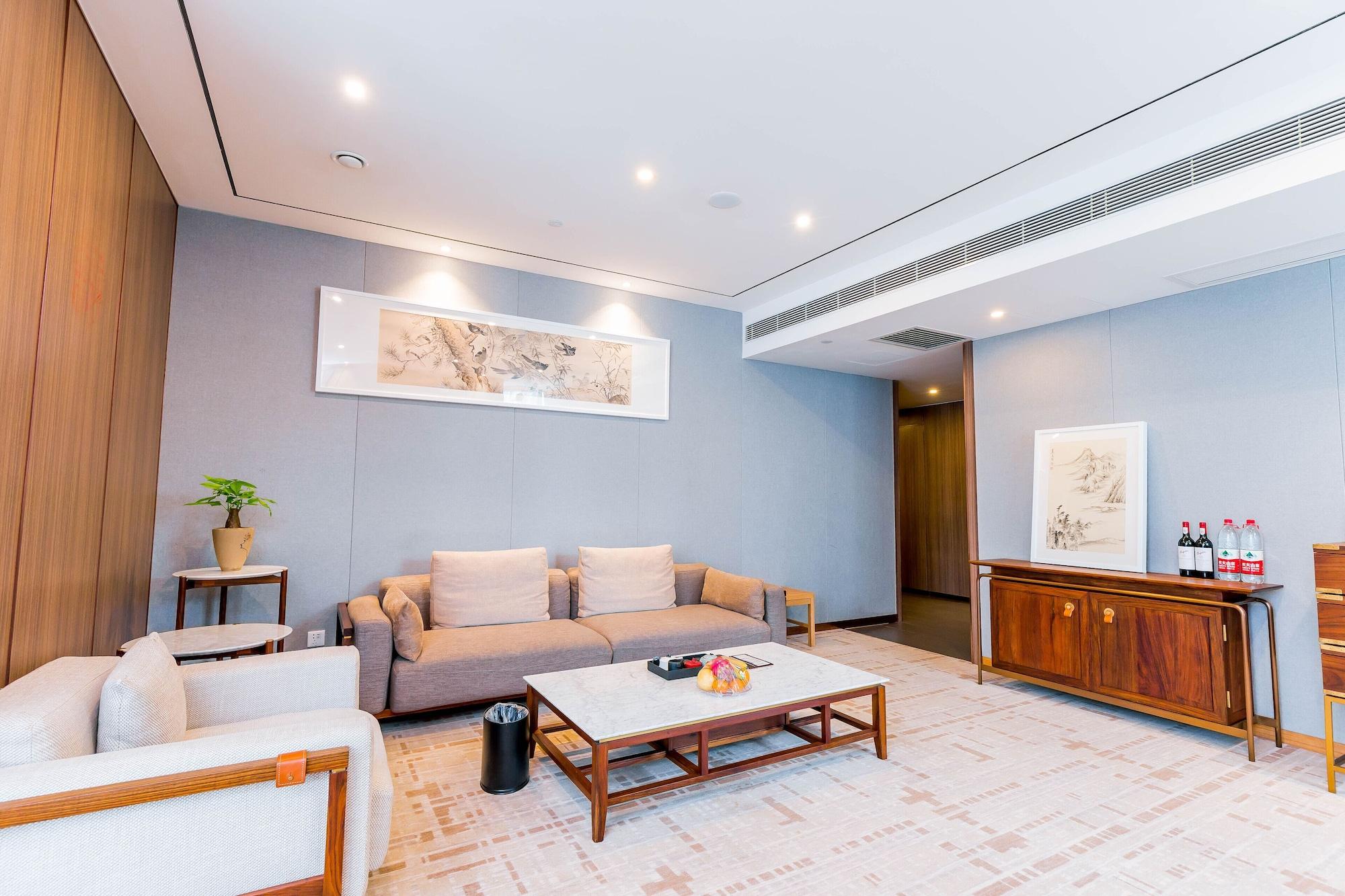 H' Elite Hotel- Free Fair Shuttle Bus And Registration Counter