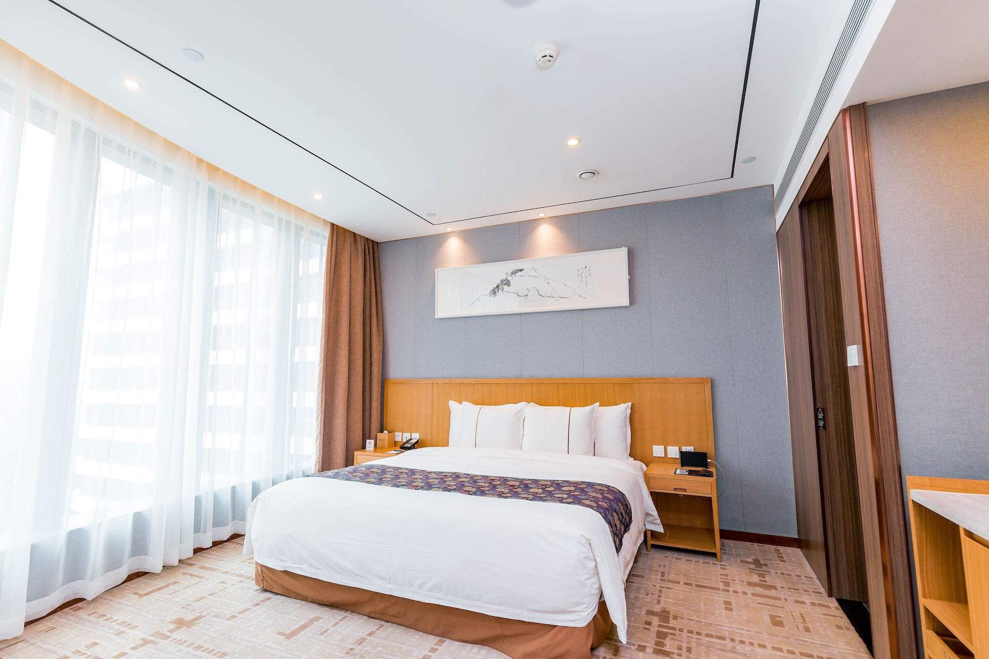 H' Elite Hotel- Free Fair Shuttle Bus And Registration Counter Hotel