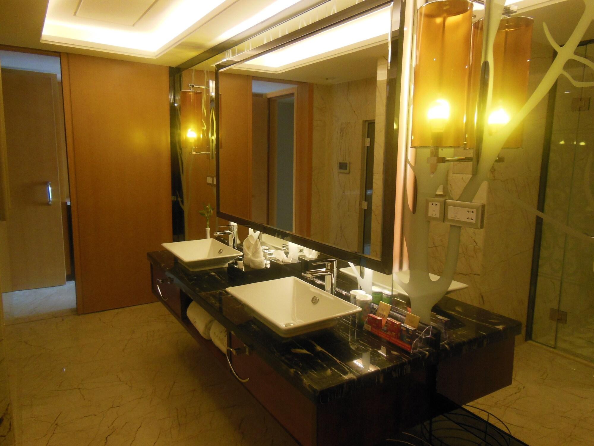 Manguo Internation Hotel 5*