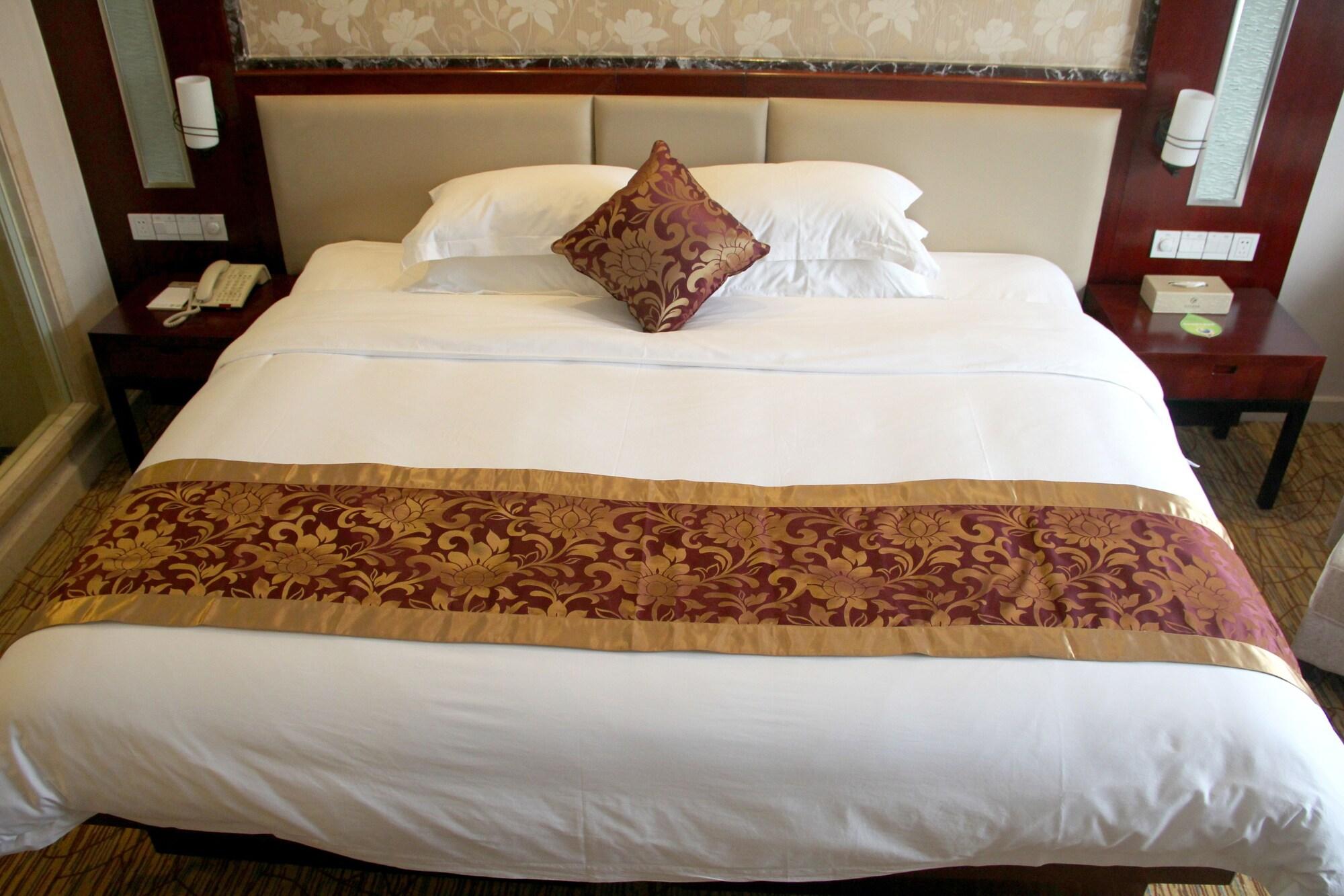 Haili Garden 3*