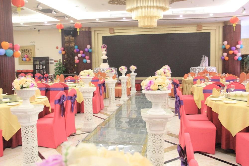 Haili Garden 3*