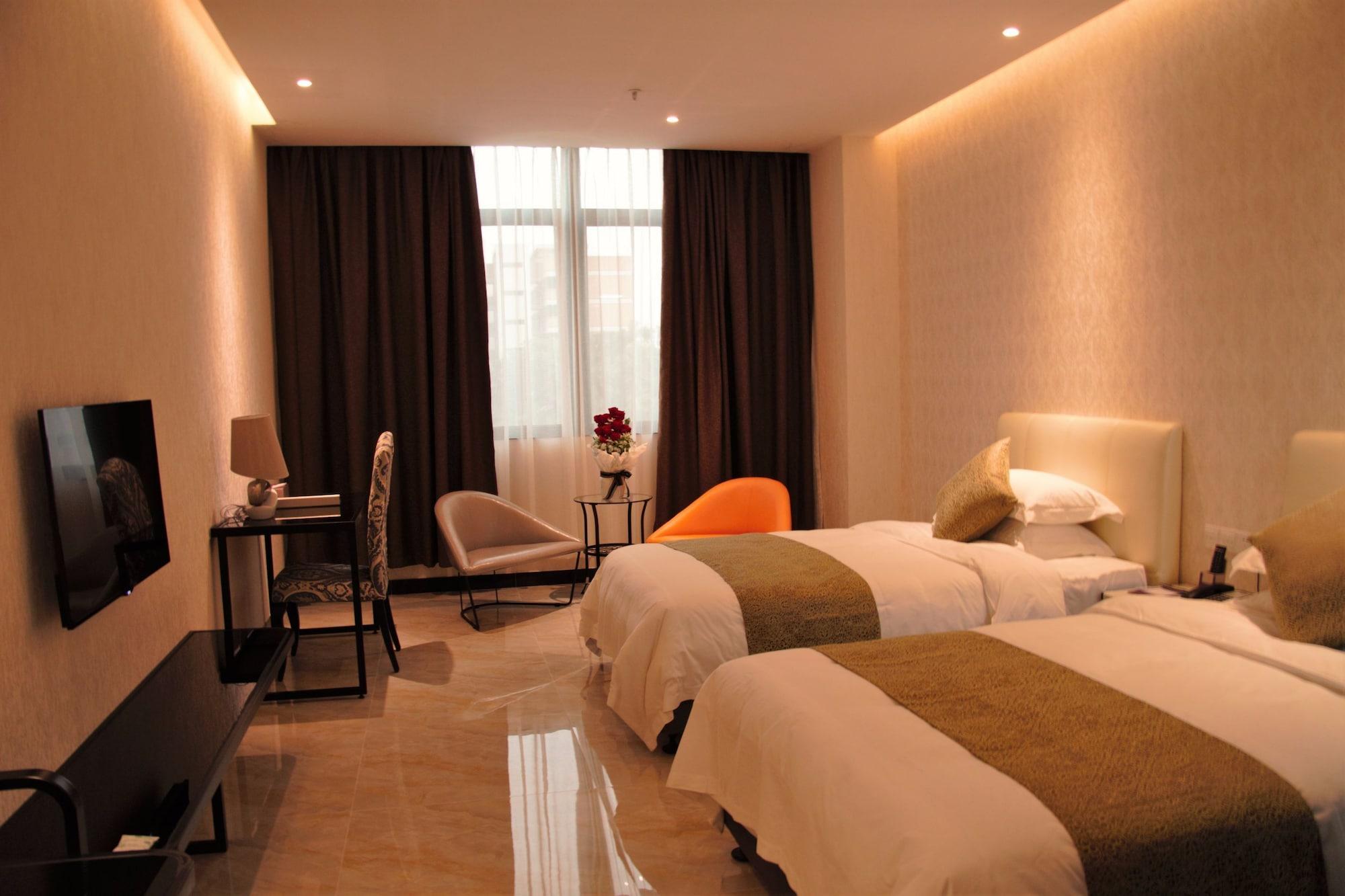 Hotel J Town 3*