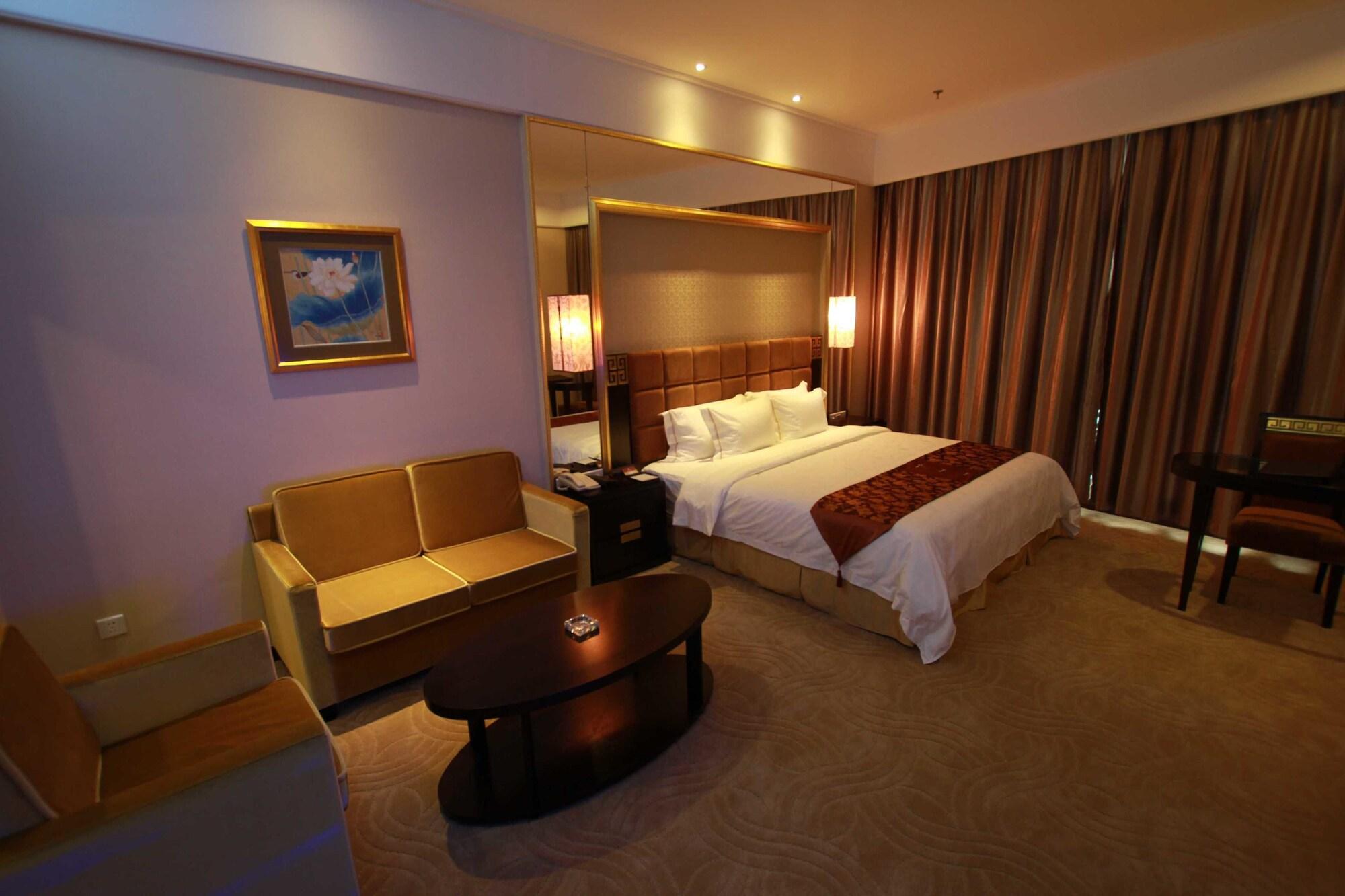 Fortune Hotel 4*