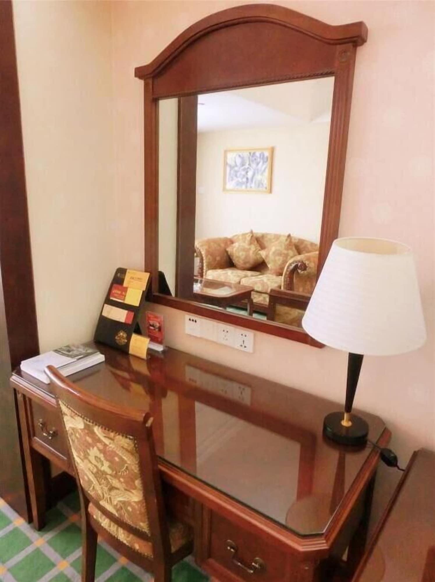 Hotel Canton 4*