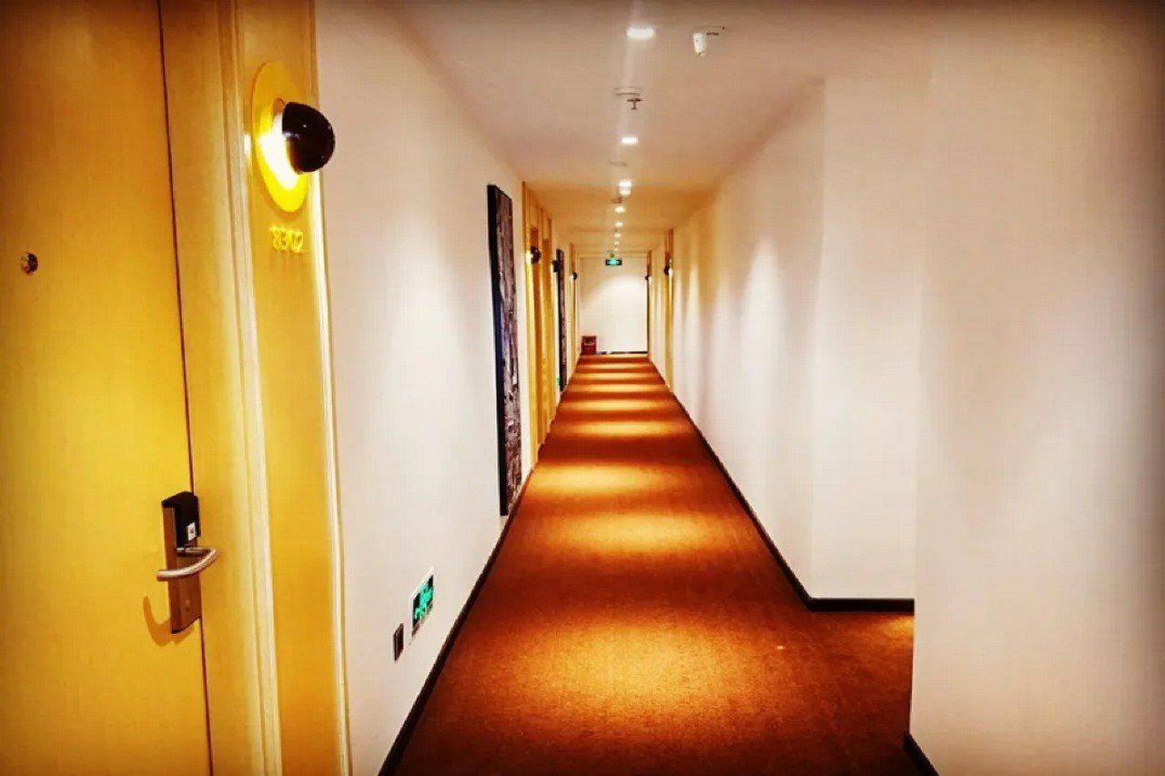 Hotel Iu 2*