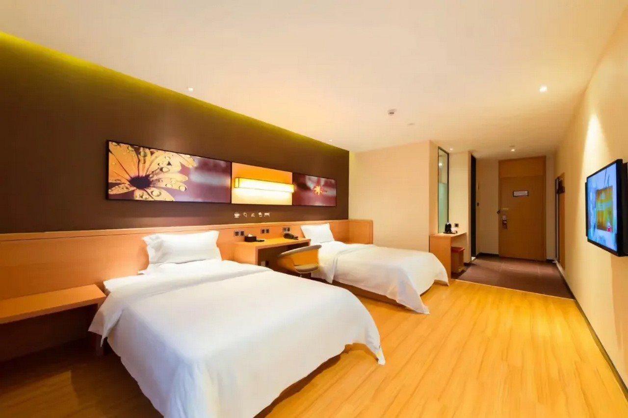 Iu Hotel