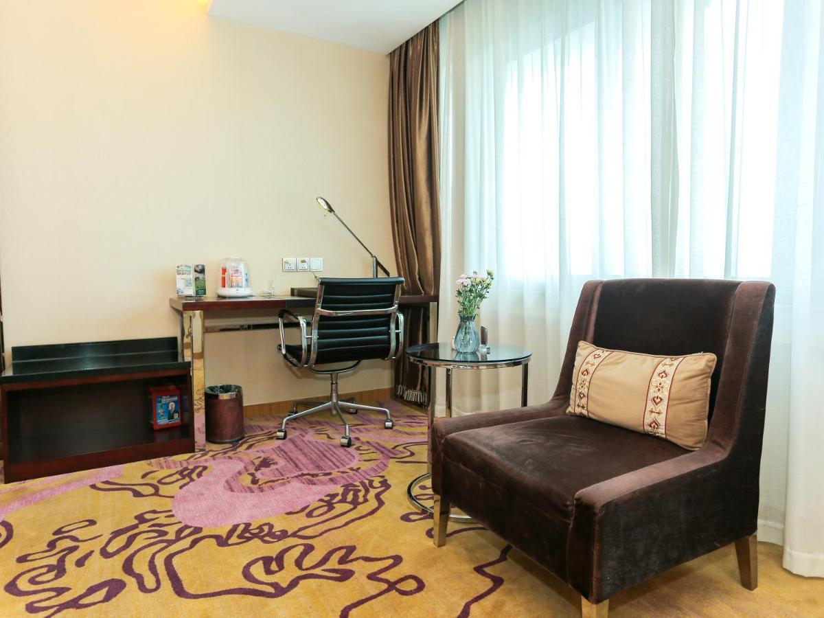 Hotel Easun Guotai 4*