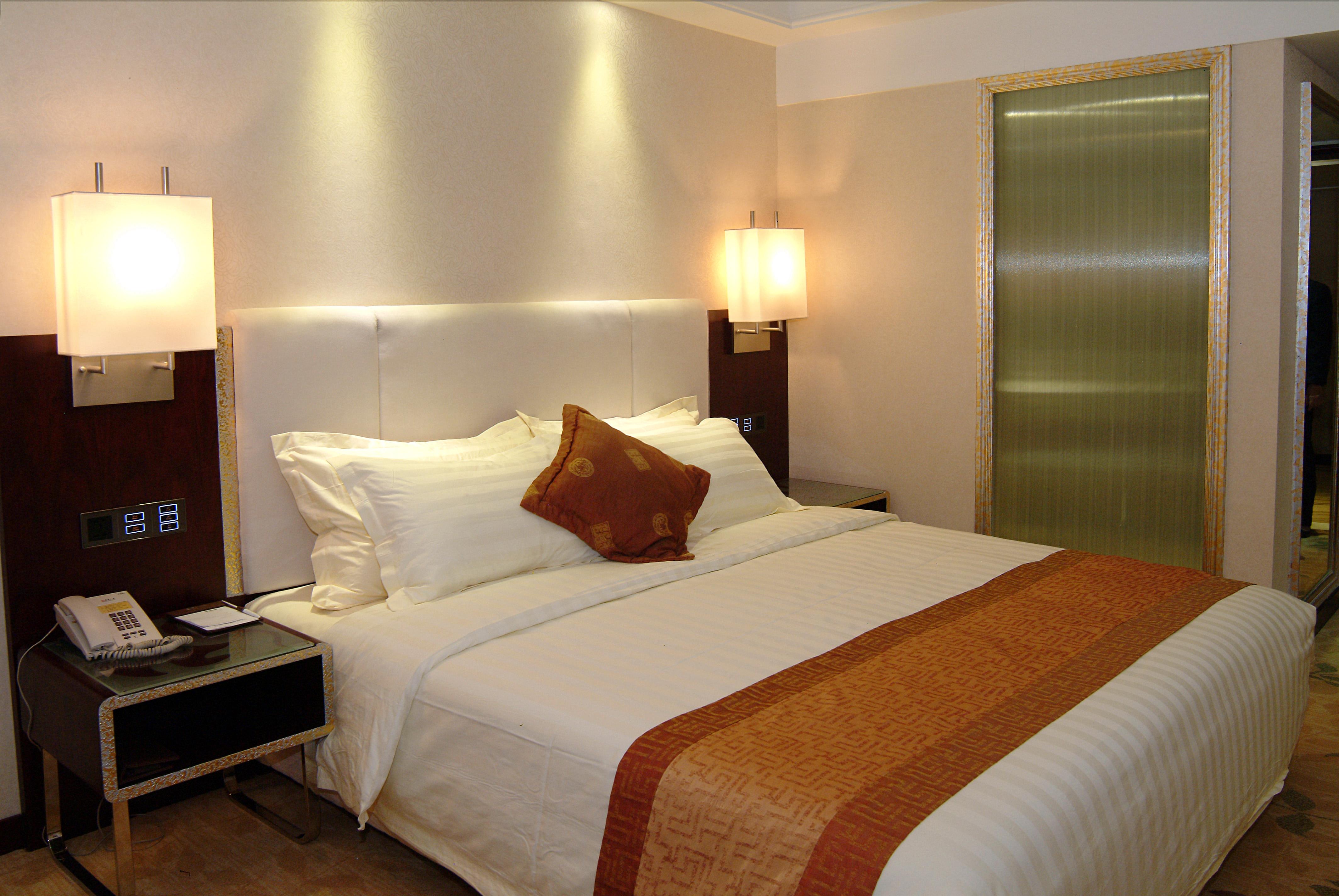 Hotel Guangdong Hotel-free Shuttle & Registration Counter Service During Fair 4*