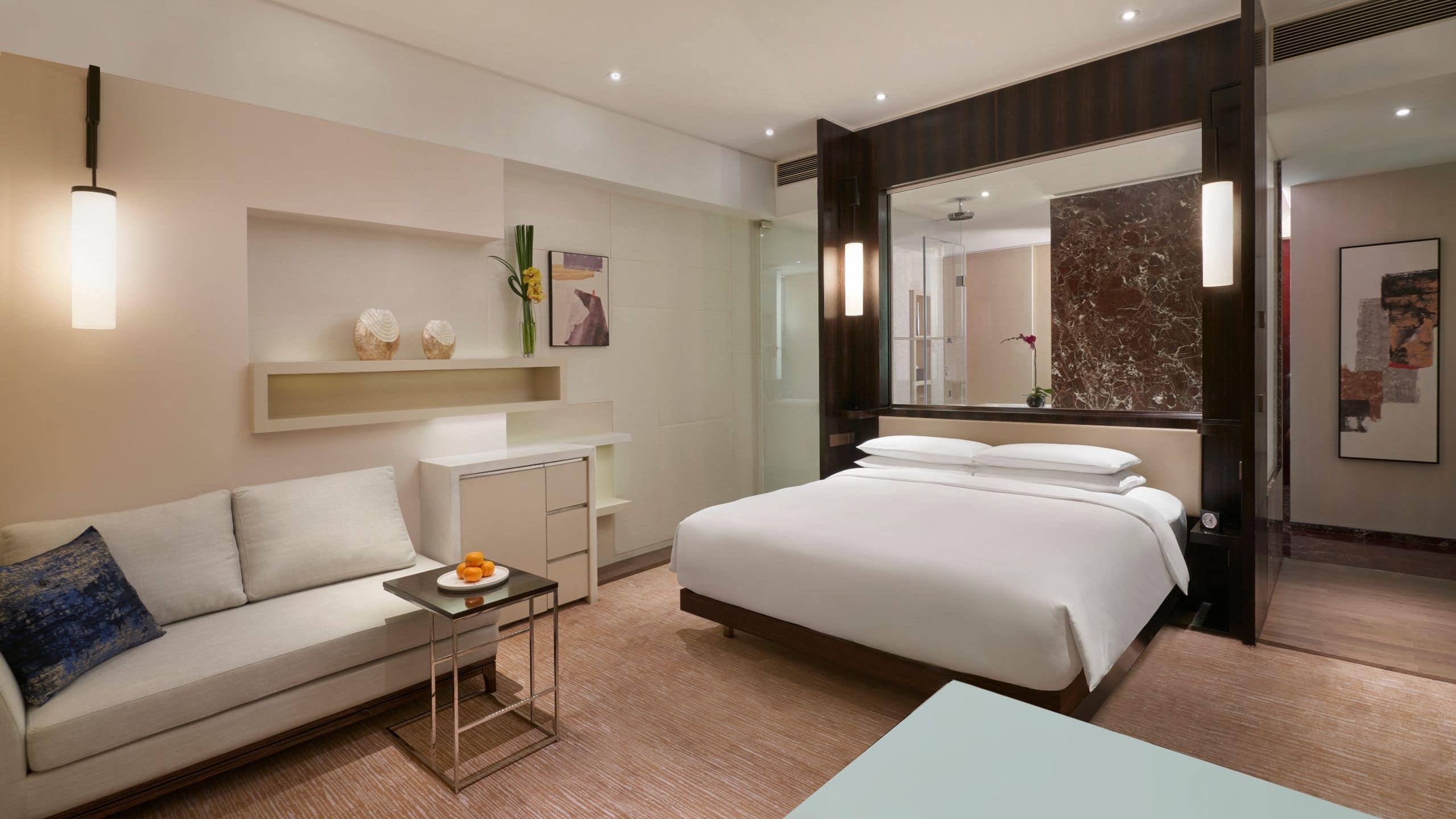Hotel Grand Hyatt - Free Shuttle Between And Exhibition Center During Fair