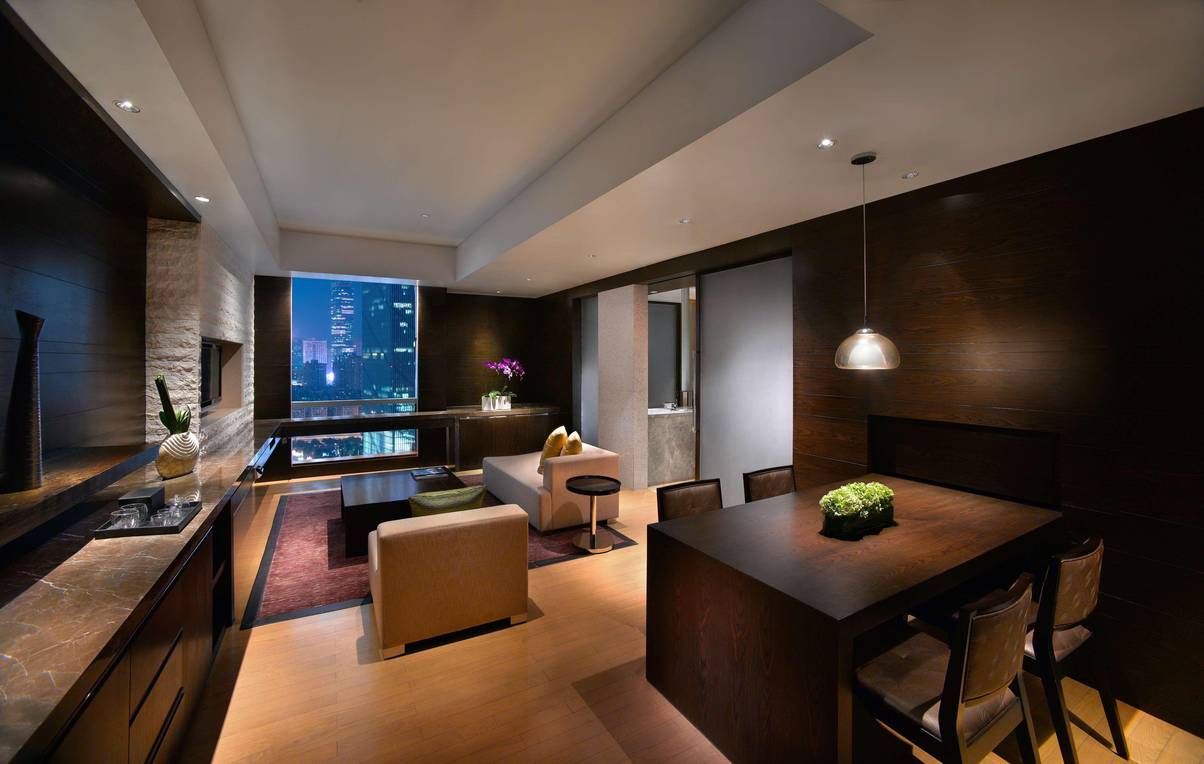 Grand Hyatt - Free Shuttle Between And Exhibition Center During Fair Guangzhou