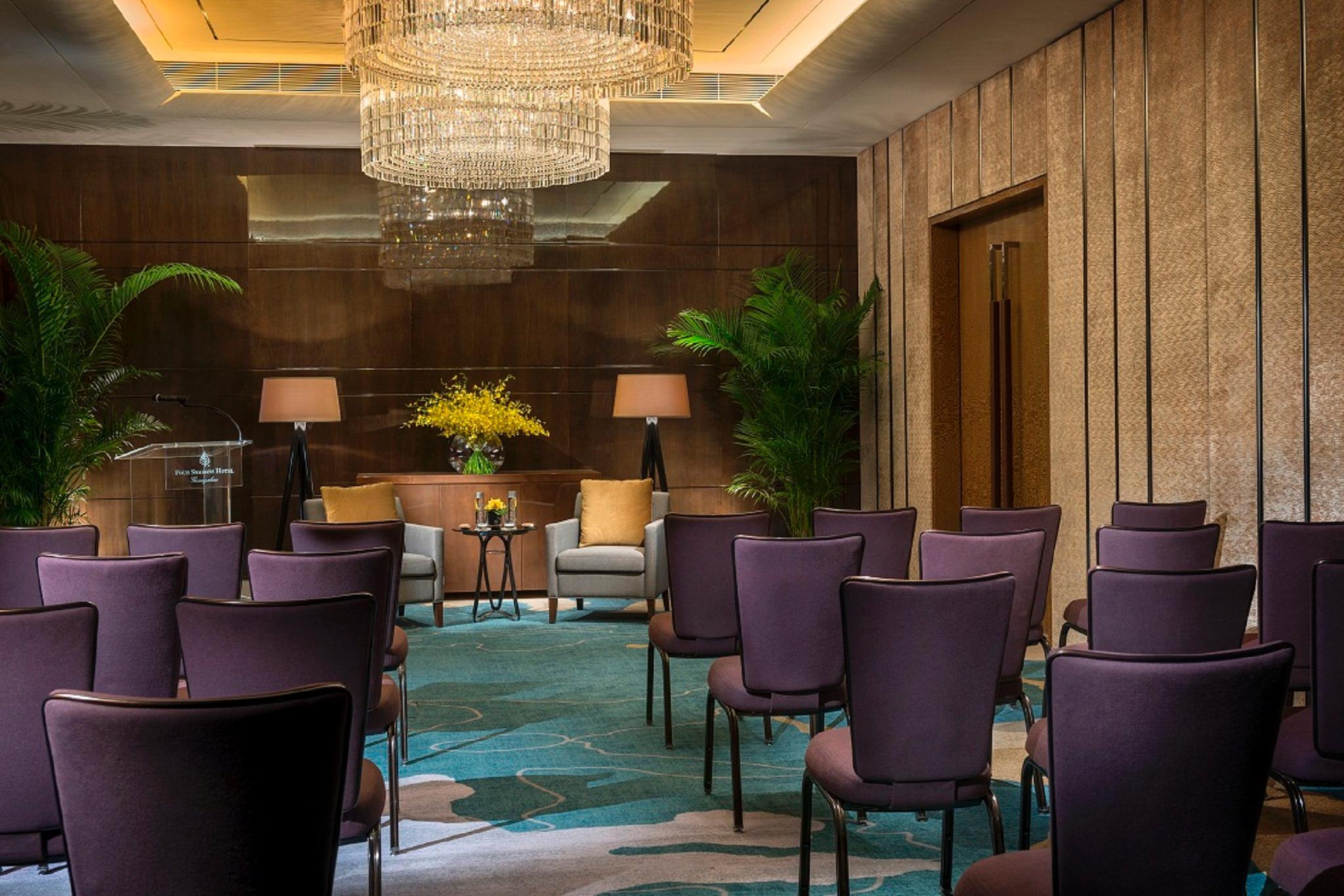 Four Seasons - Free Shuttle Bus To Fair Complex & Overseas Buyer Registration Services During Fair Period Hotel Guangzhou