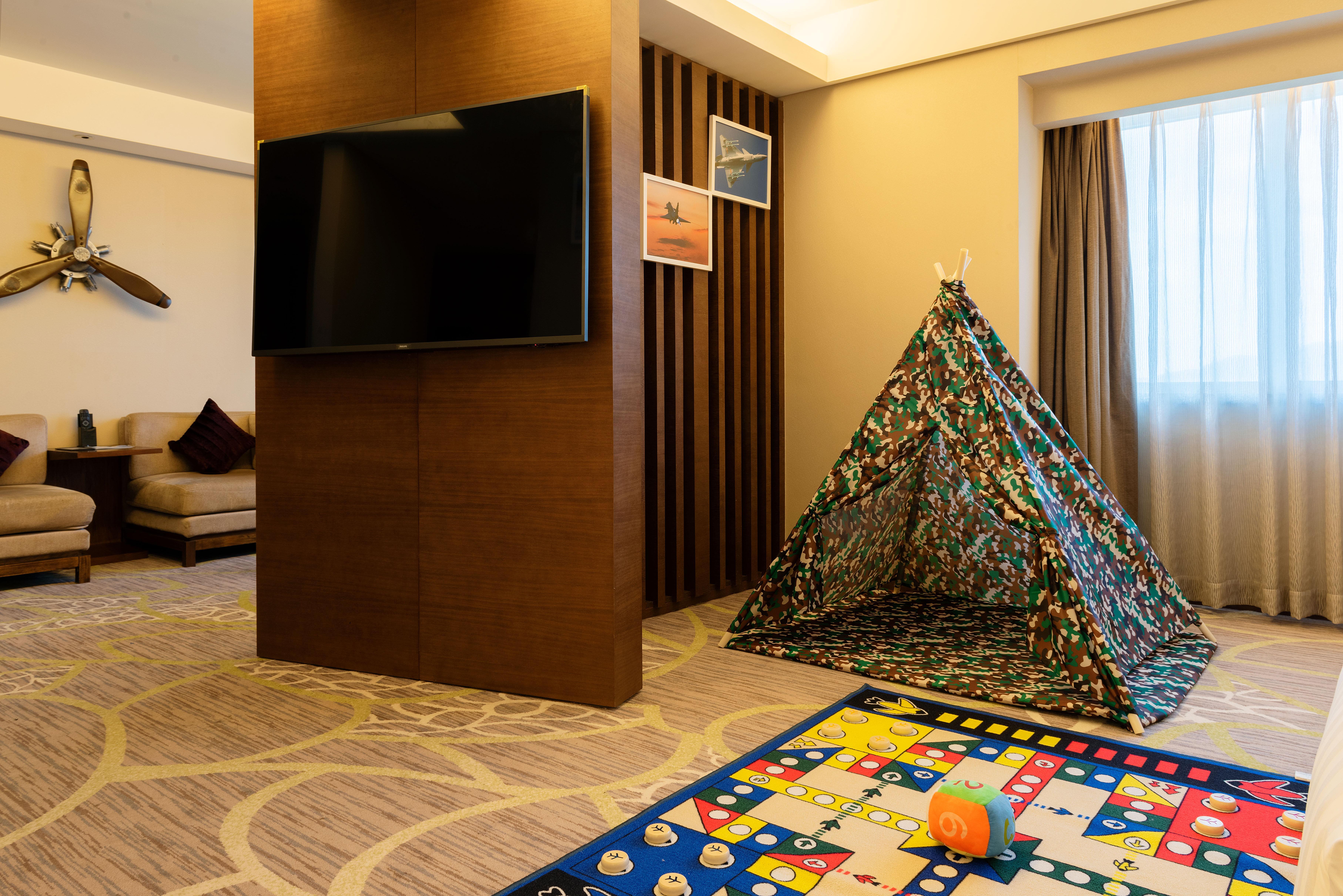 Hotel Crowne Plaza Centre By Ihg - Free Shuttle Between And Exhibition Center During Fair & Exhibitor Registration Counter 5*