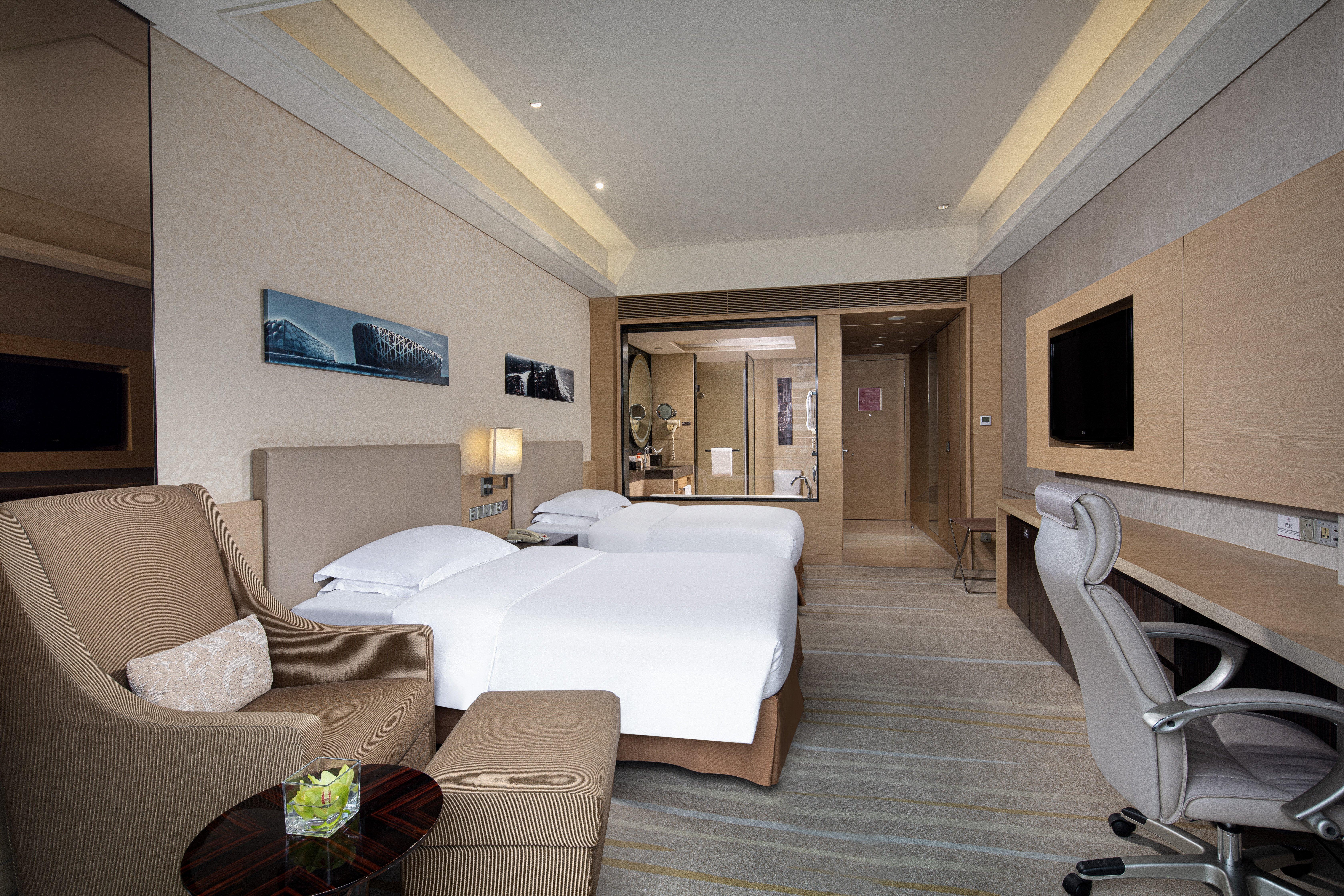 Hotel Crowne Plaza Huadu By Ihg - Free Shuttle Bus Between To Exhibition Center During Fair Guangzhou