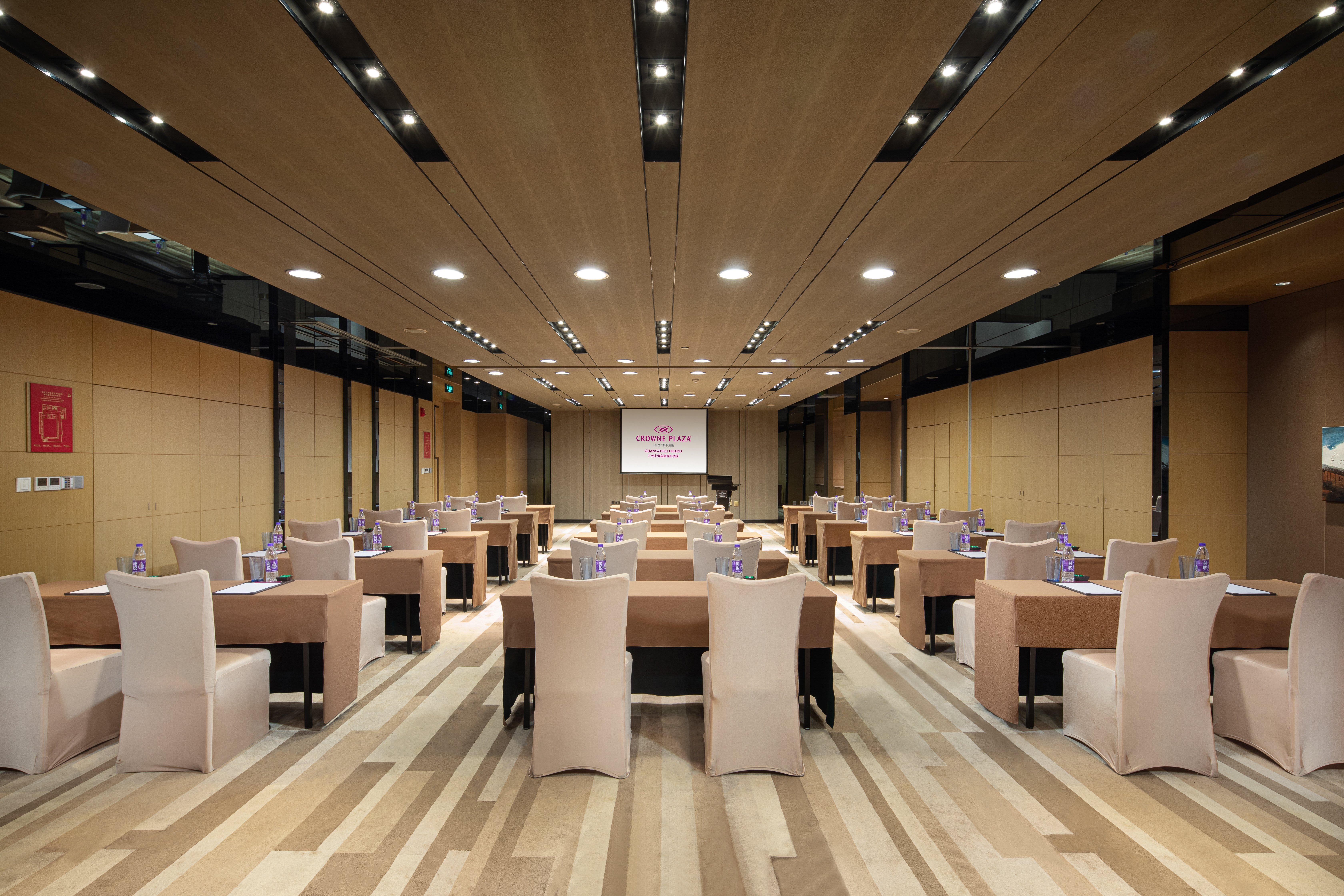 Crowne Plaza Huadu By Ihg - Free Shuttle Bus Between To Exhibition Center During Fair Hotel 5*