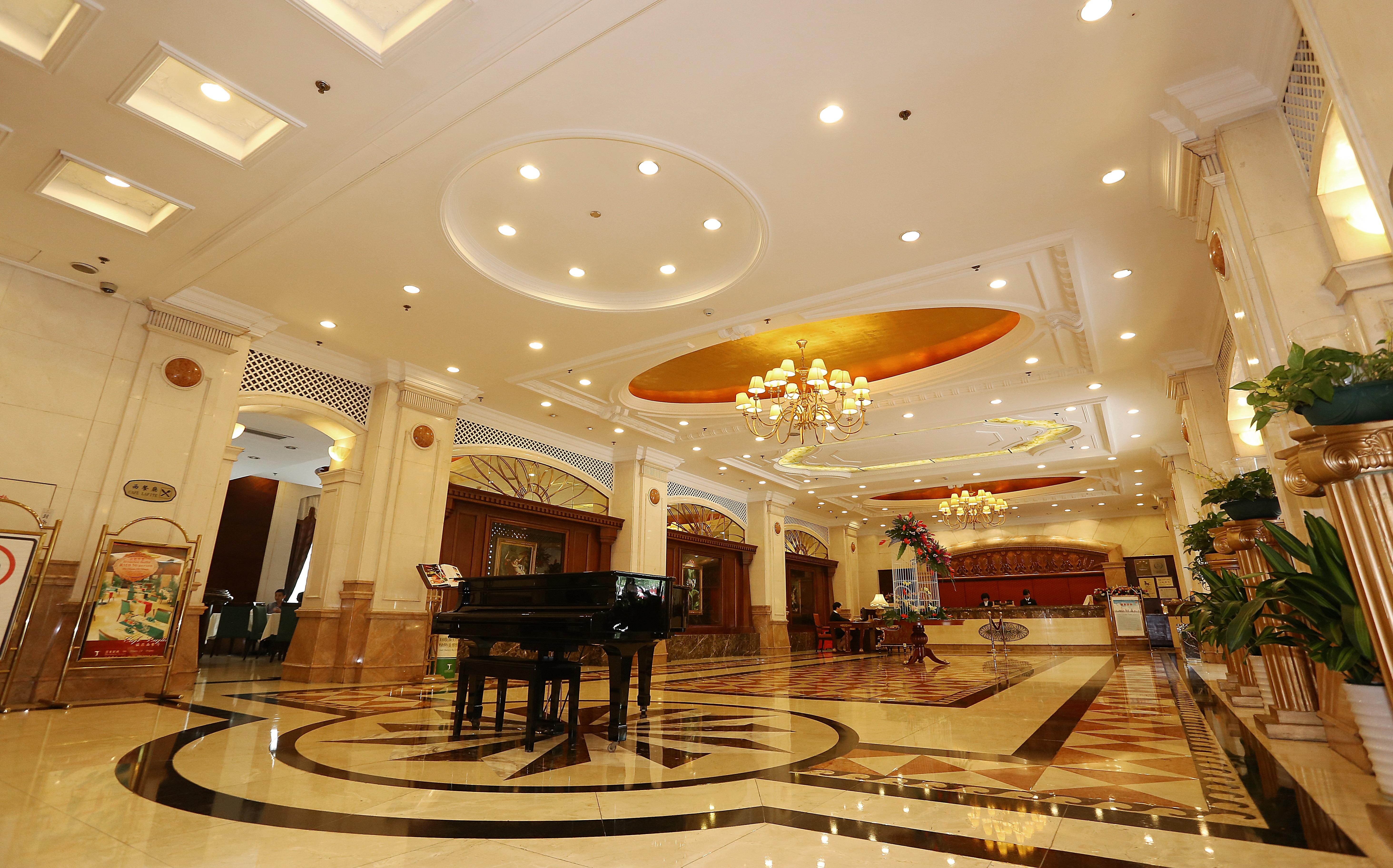 Hotel Grand Palace - Grand Management Group - Free Shuttle Bus To Fair During Fair Period 4*